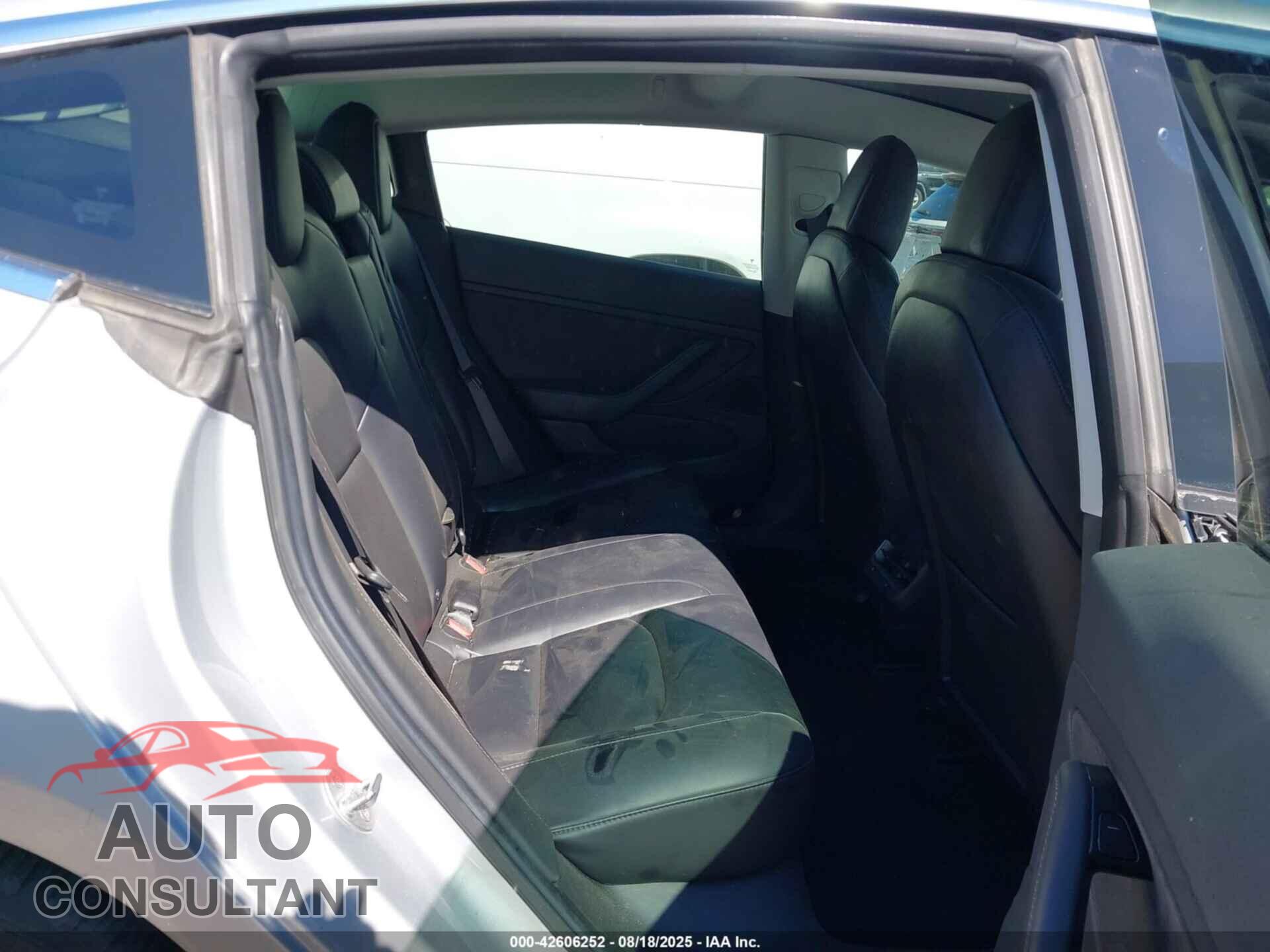 TESLA MODEL 3 2018 - 5YJ3E1EB4JF083384