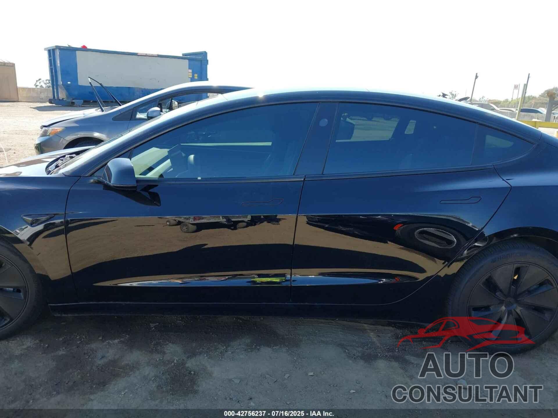 TESLA MODEL 3 2024 - 5YJ3E1EB6RF736731