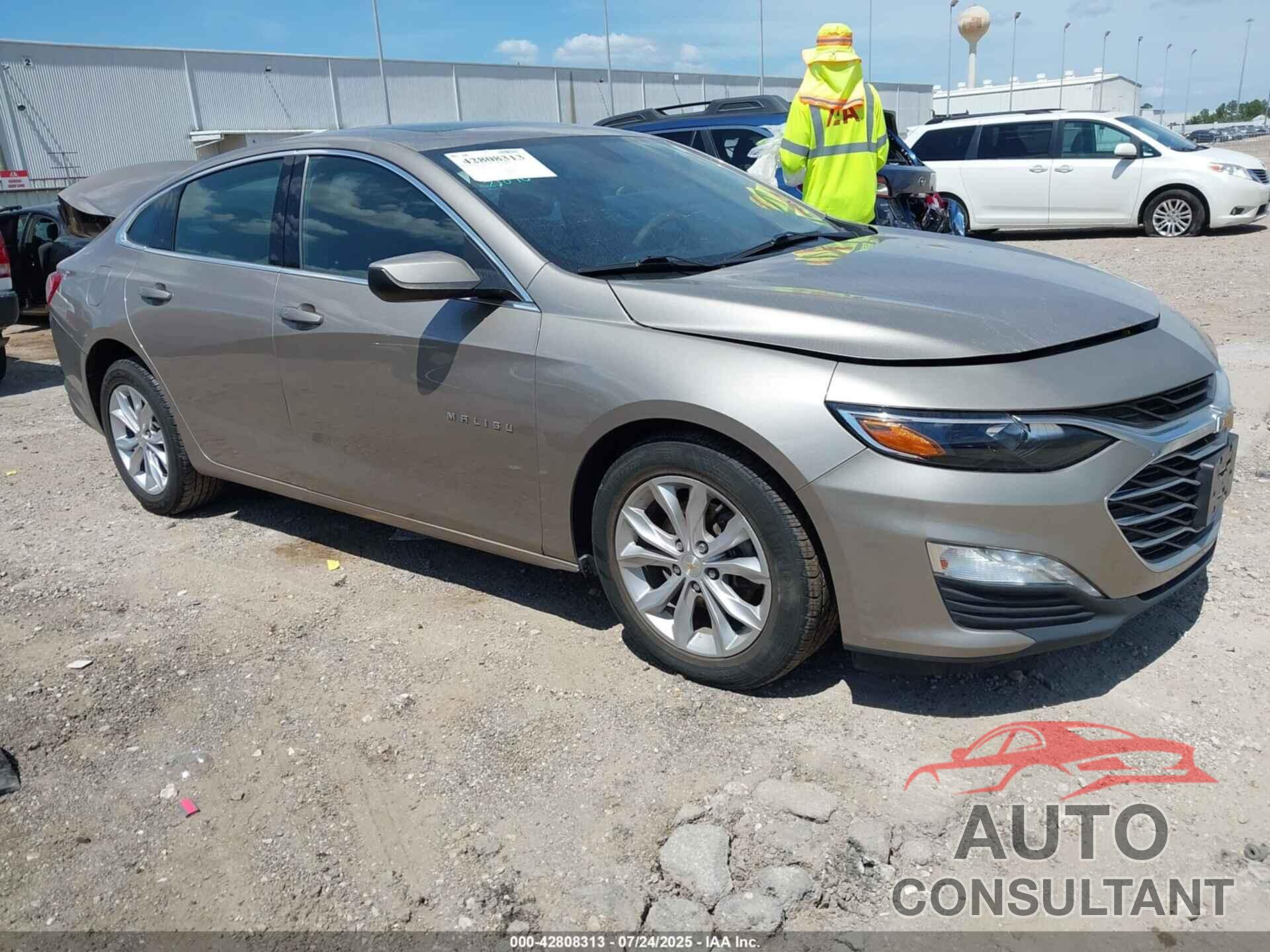 CHEVROLET MALIBU 2022 - 1G1ZD5ST8NF137152