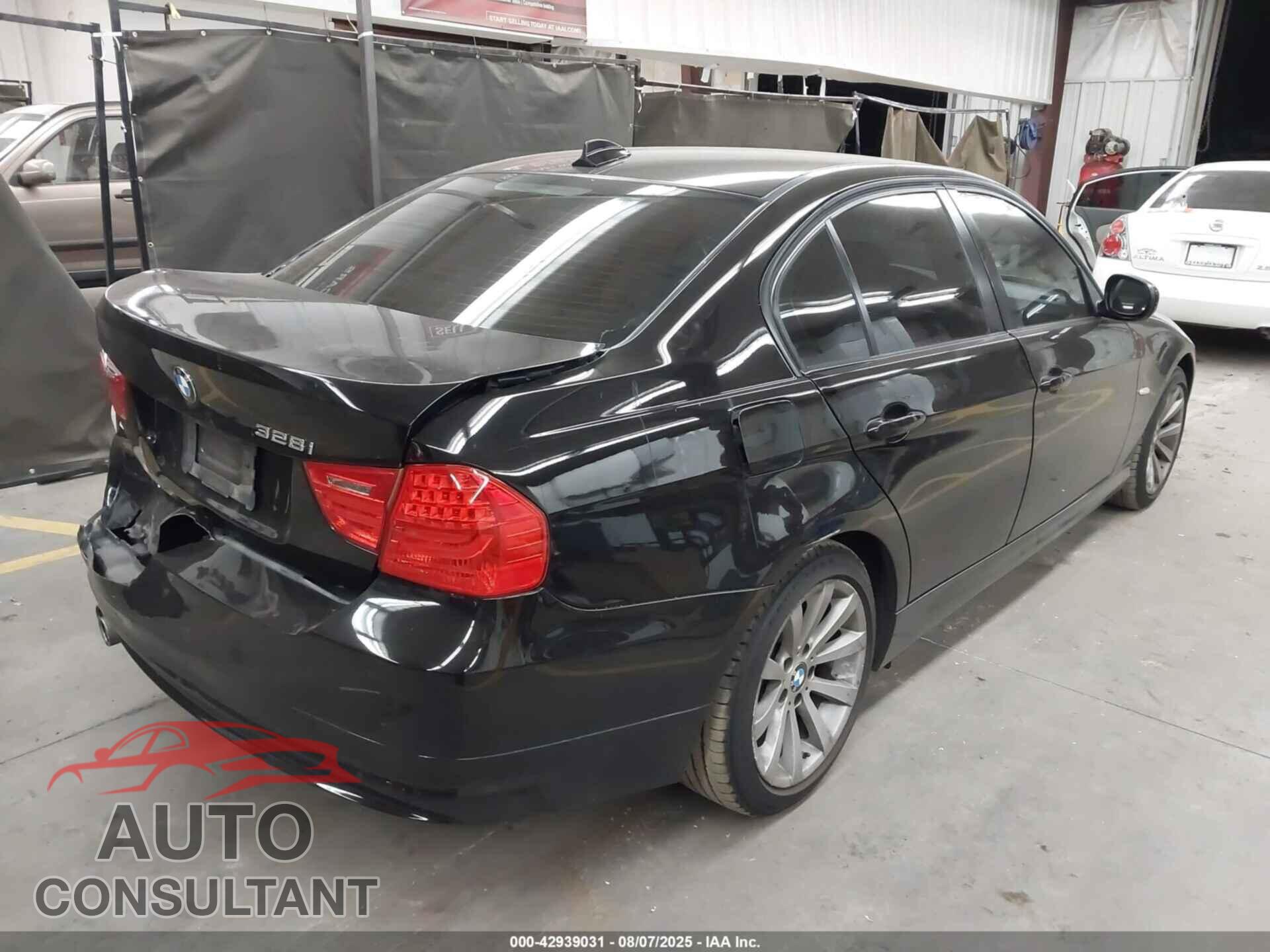 BMW 328I 2011 - WBAPH5C51BF093264