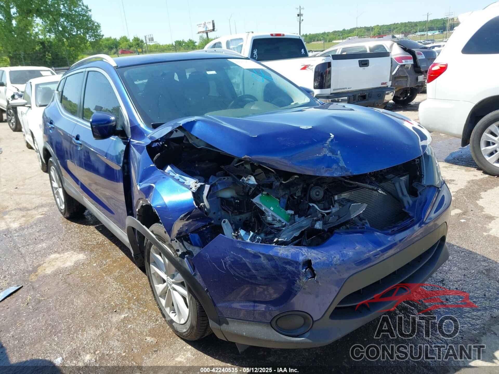 NISSAN ROGUE SPORT 2017 - JN1BJ1CPXHW011233