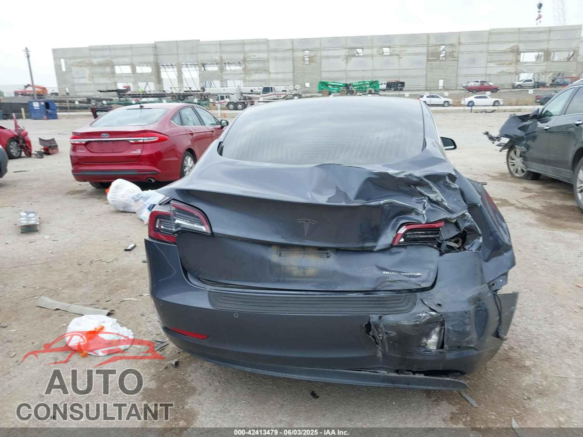 TESLA MODEL 3 2019 - 5YJ3E1EB5KF437575