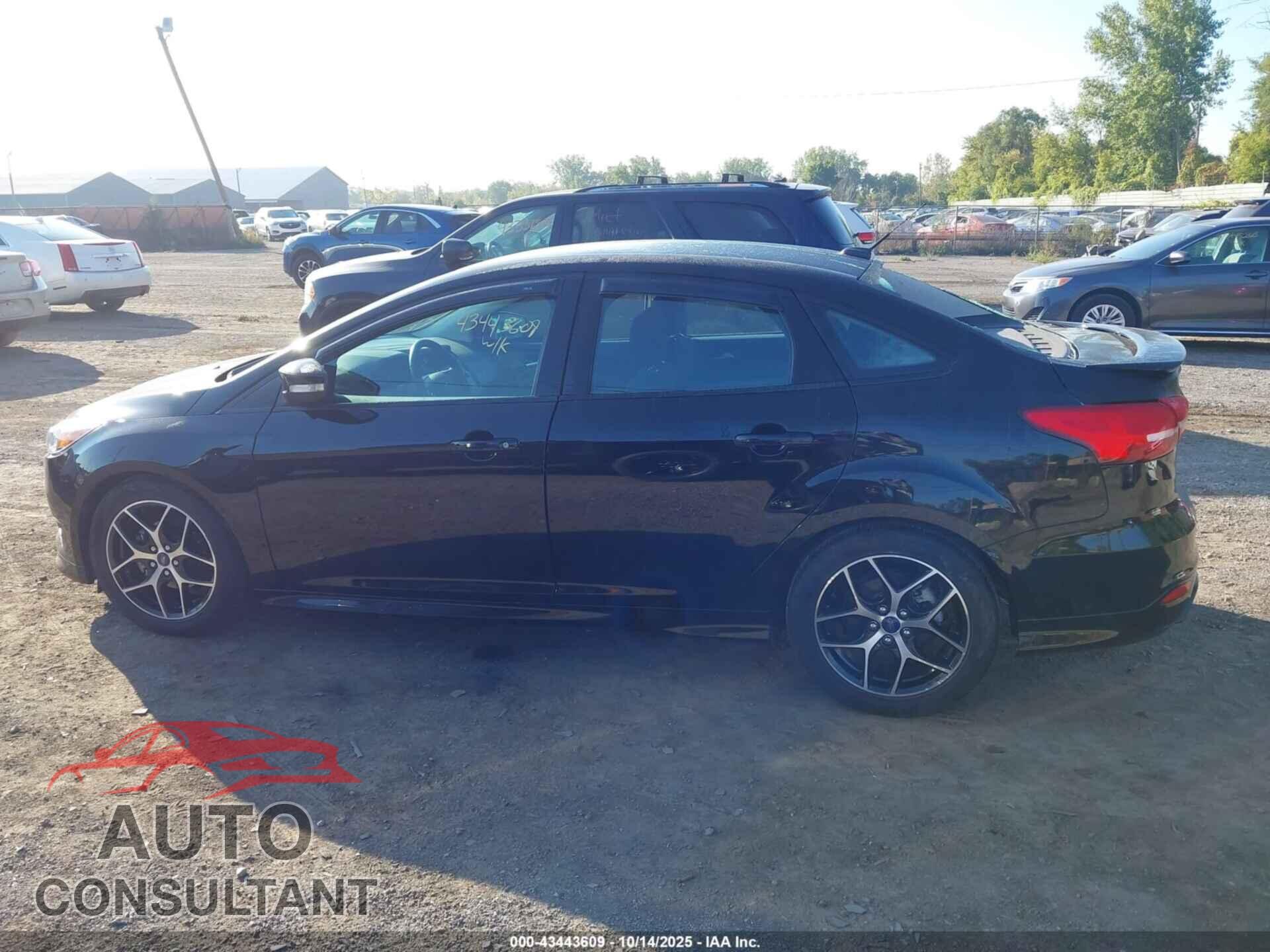 FORD FOCUS 2016 - 1FADP3F2XGL305558