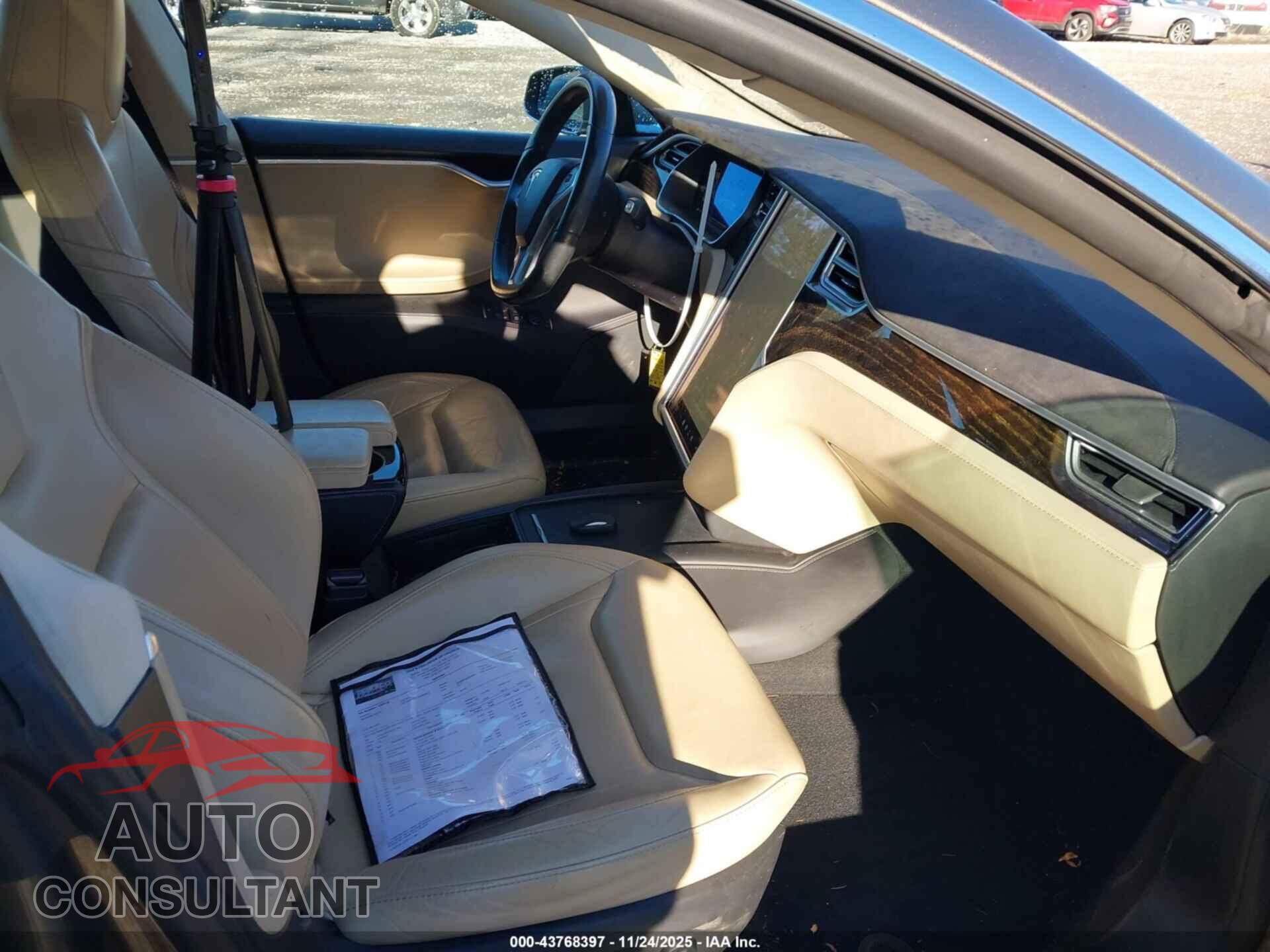 TESLA MODEL S 2016 - 5YJSA1E22GF141704