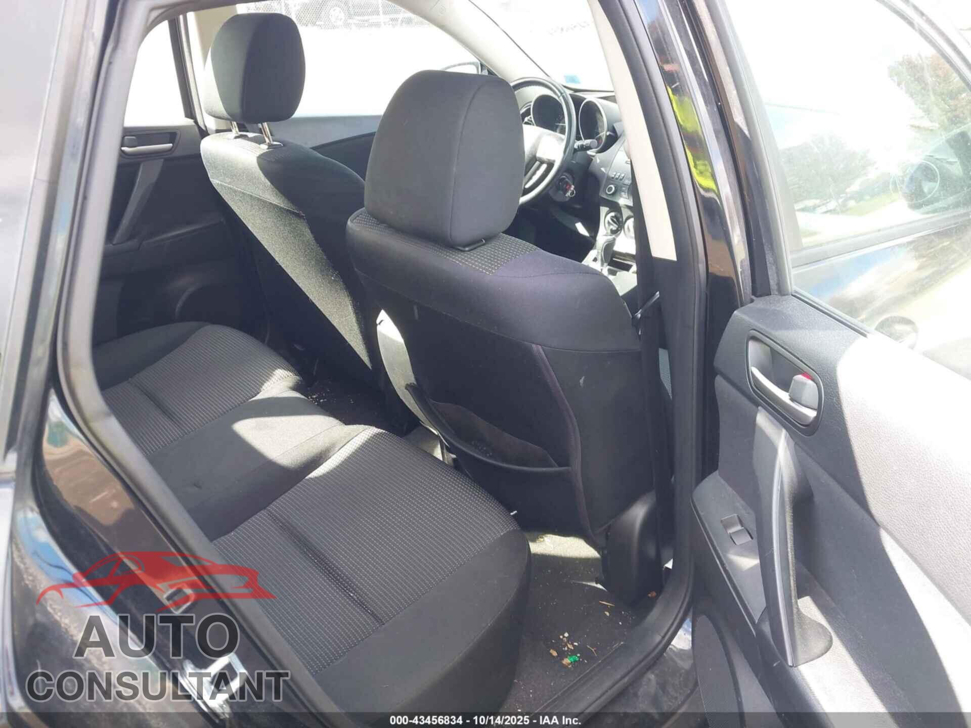 MAZDA MAZDA3 2012 - JM1BL1L80C1589508