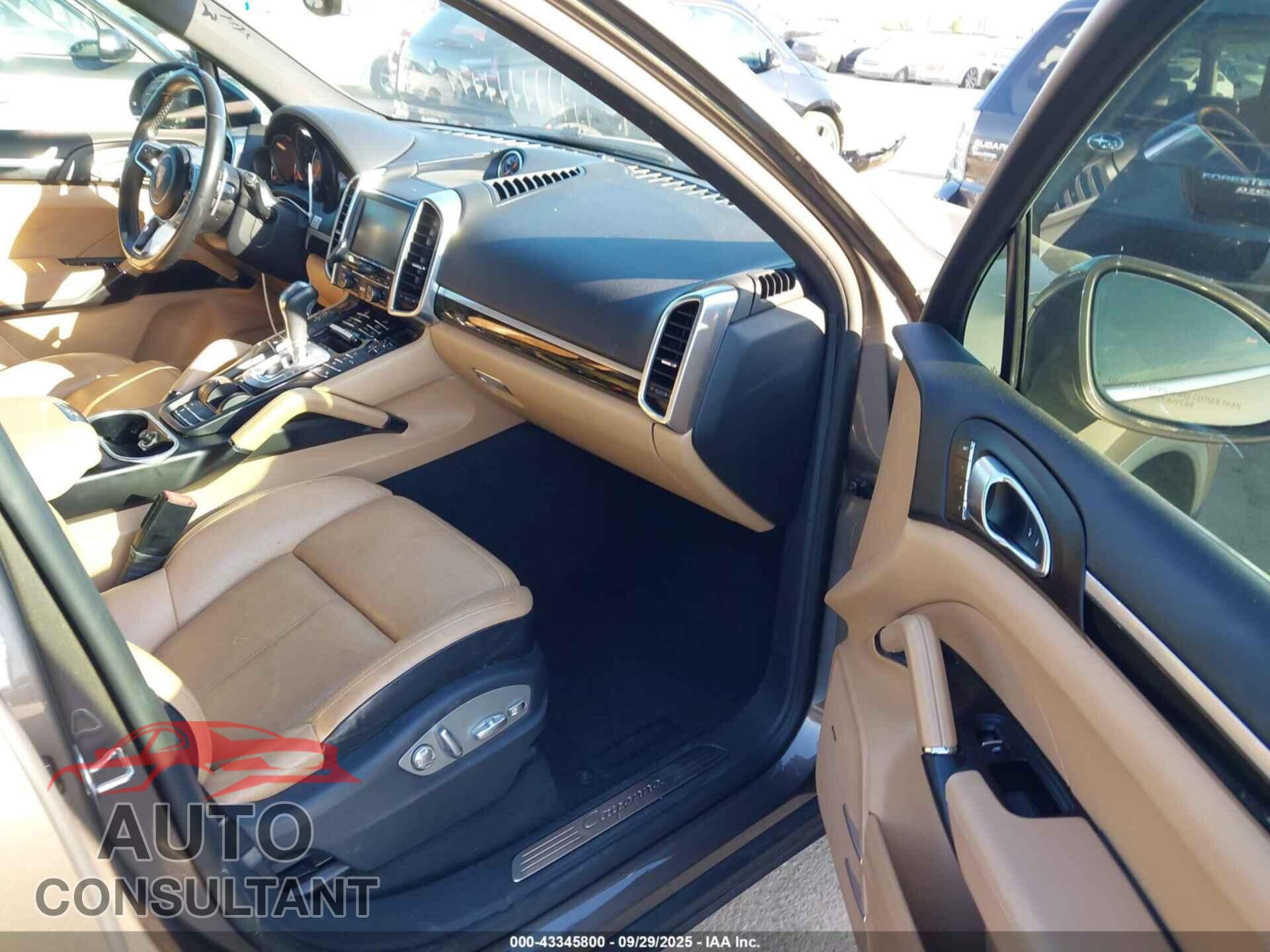 PORSCHE CAYENNE 2015 - WP1AF2A21FLA37403