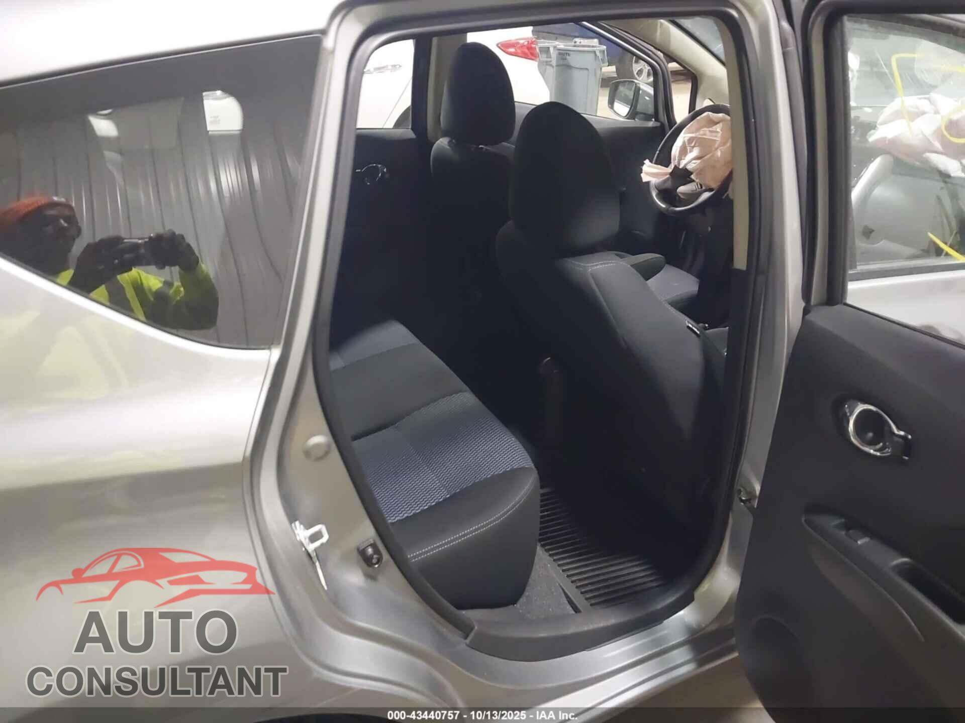 NISSAN VERSA NOTE 2015 - 3N1CE2CP3FL424970