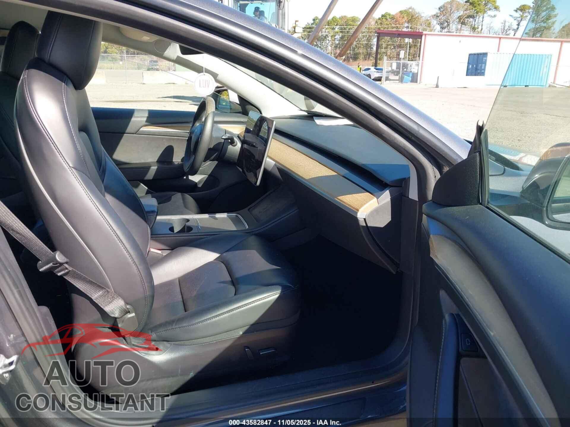 TESLA MODEL 3 2022 - 5YJ3E1EA2NF189362