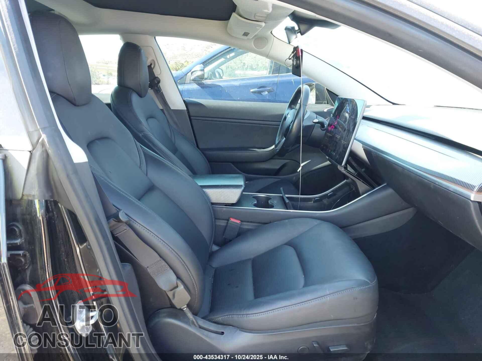 TESLA MODEL 3 2019 - 5YJ3E1EA0KF304732
