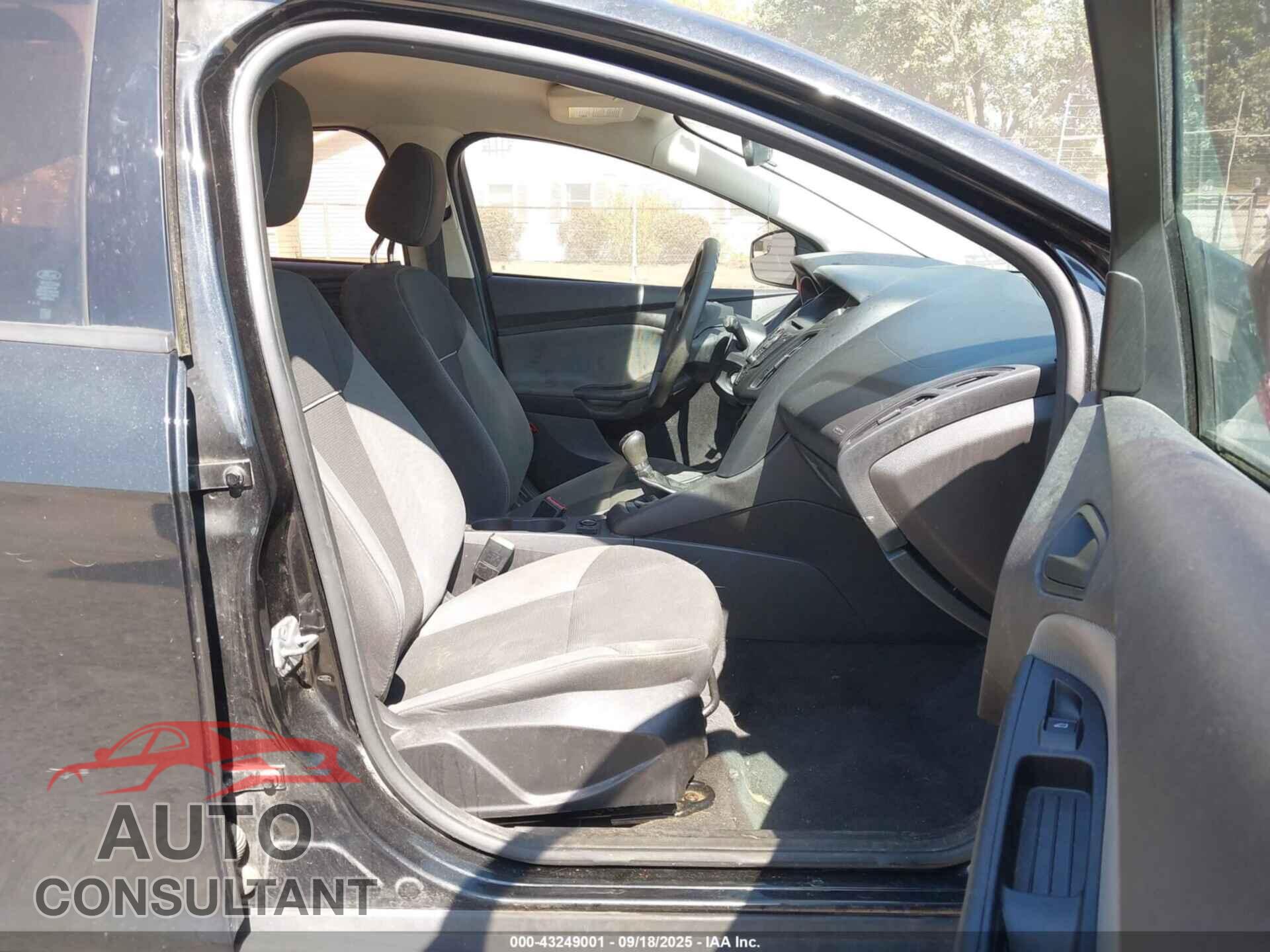 FORD FOCUS 2014 - 1FADP3E22EL174155