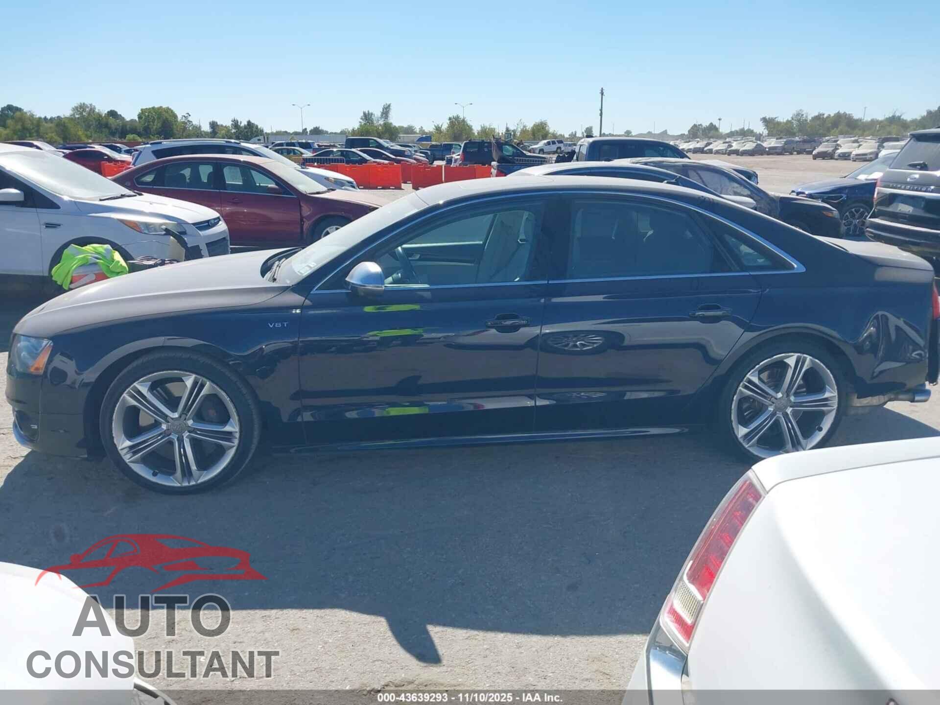 AUDI S8 2013 - WAUD2AFD7DN028475