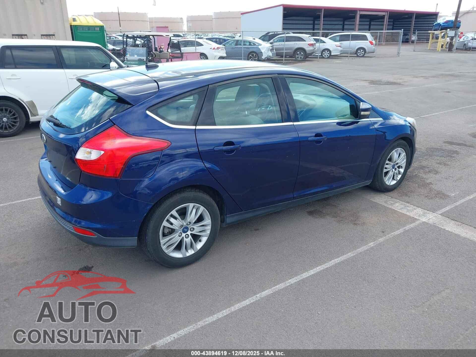 FORD FOCUS 2012 - 1FAHP3M25CL135172