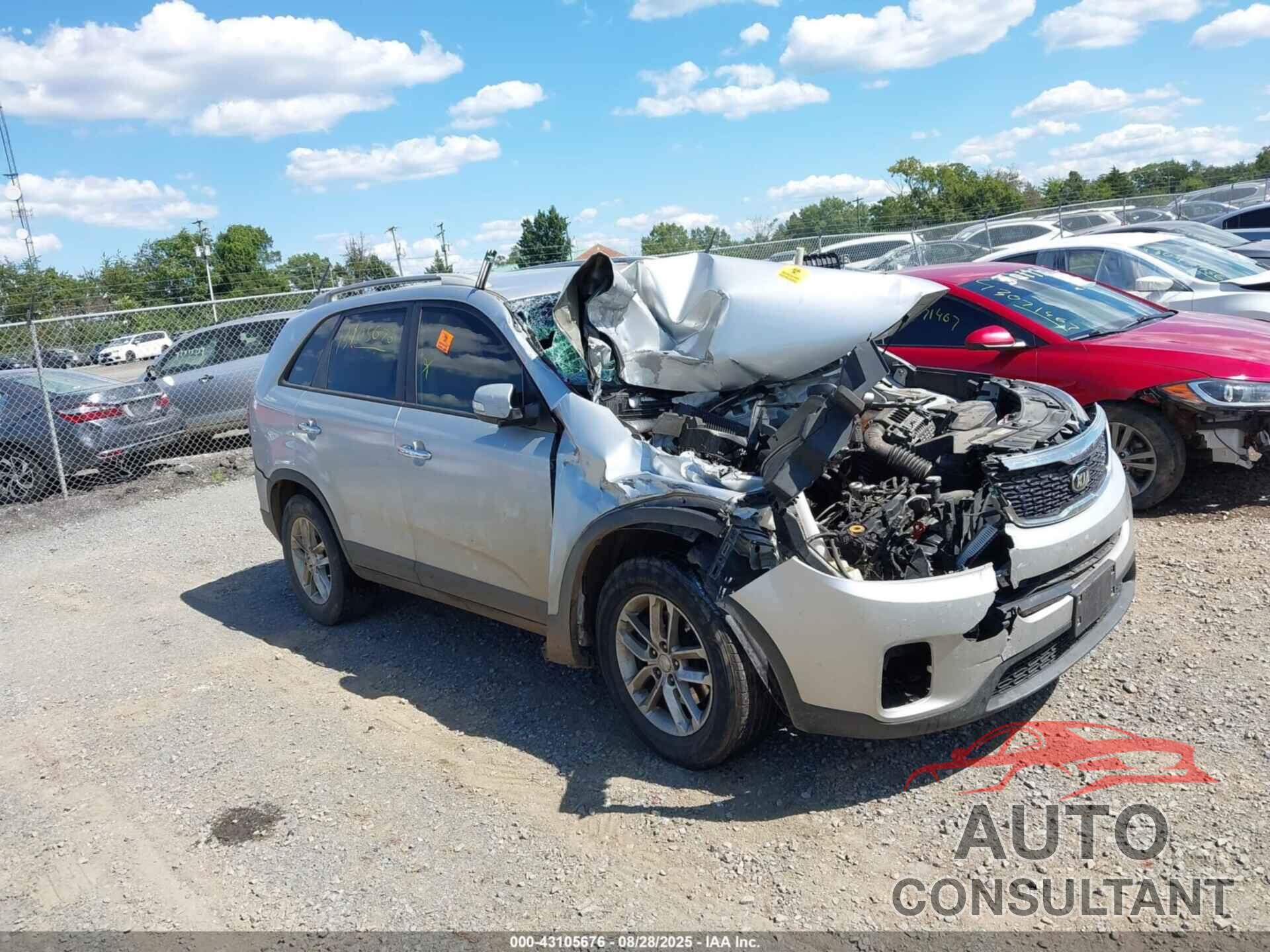 KIA SORENTO 2015 - 5XYKT4A62FG623407