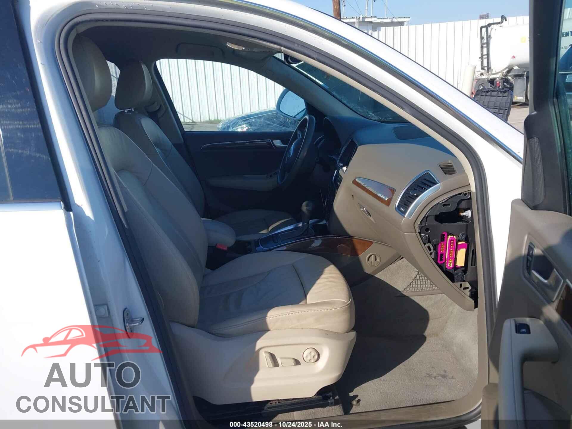 AUDI Q5 2011 - WA1CFAFP4BA042152