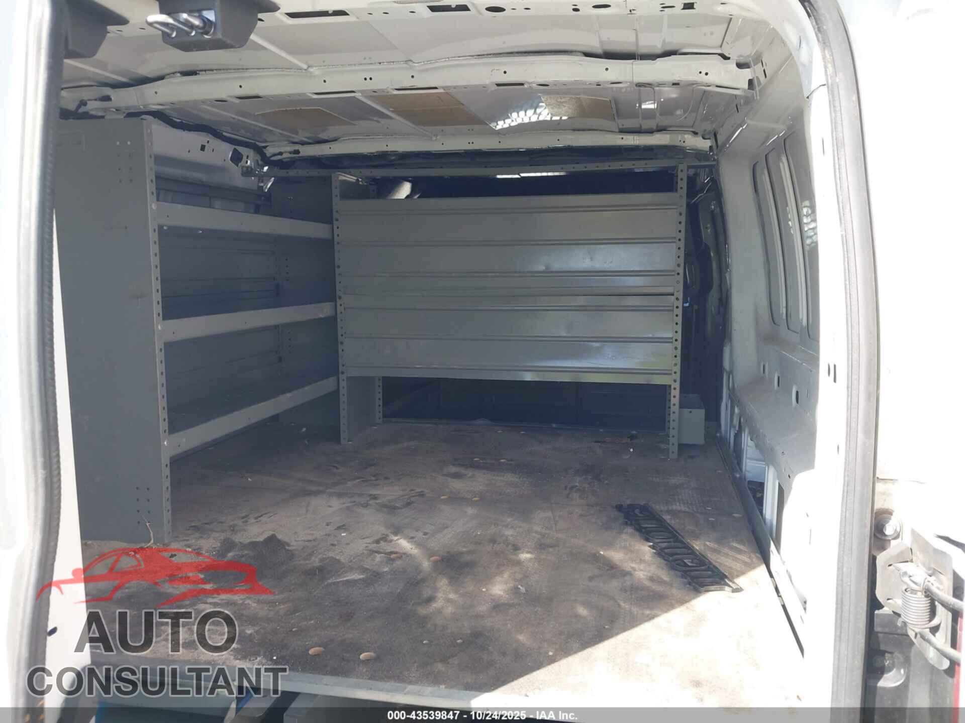 FORD TRANSIT-150 2015 - 1FTNE2YM1FKB33051