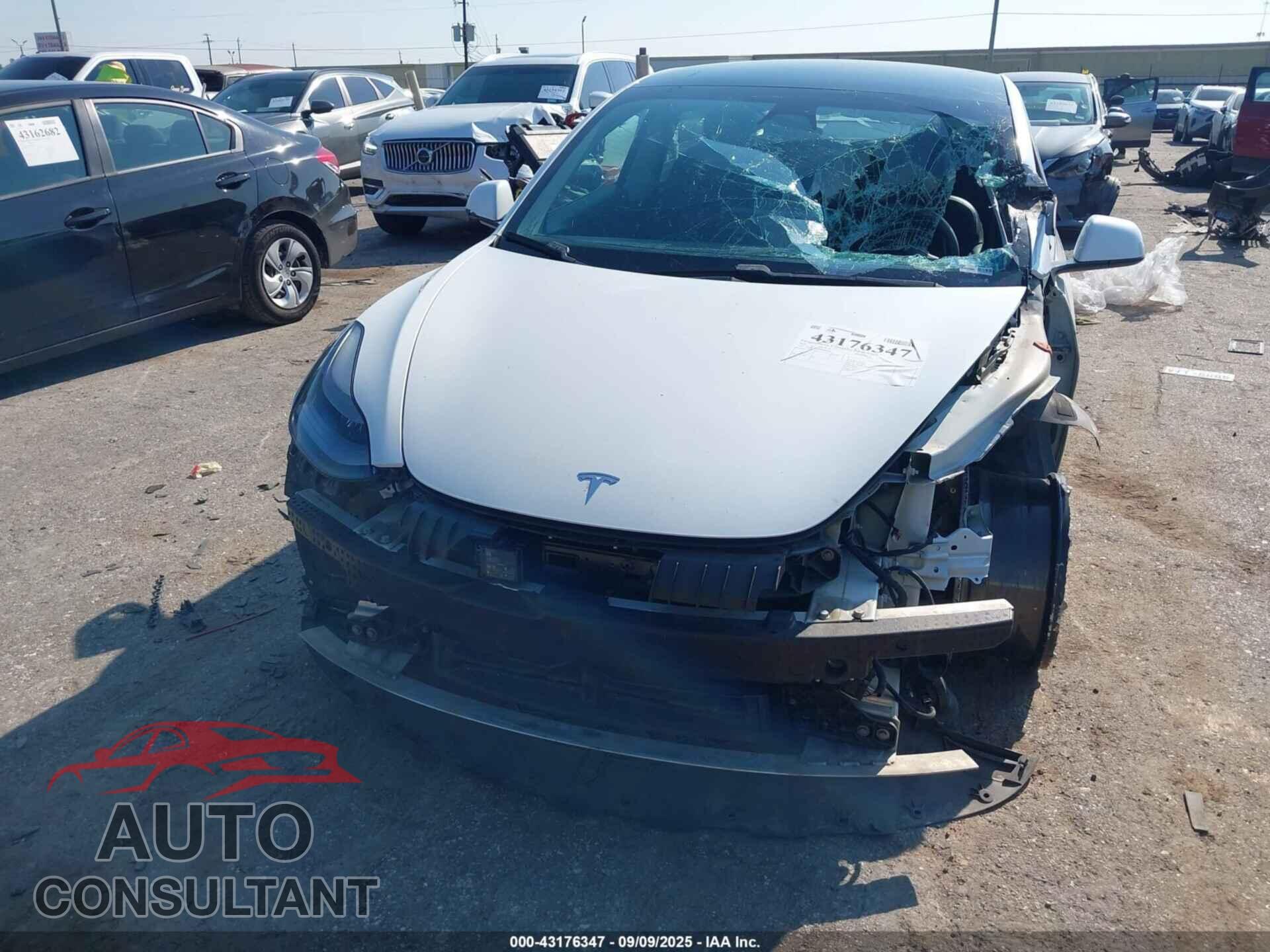 TESLA MODEL 3 2021 - 5YJ3E1EB9MF869573