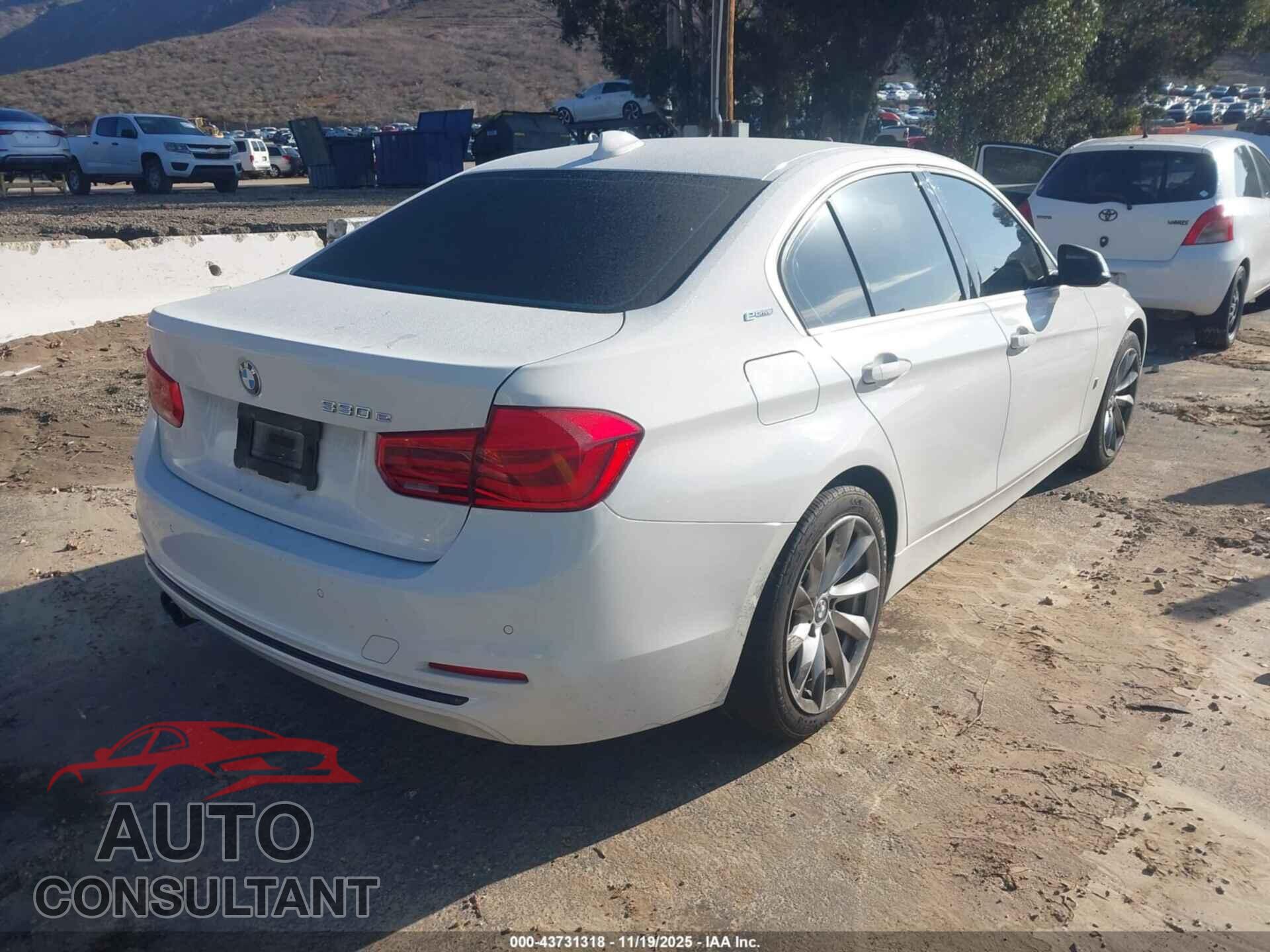 BMW 330E 2017 - WBA8E1C51HK480497