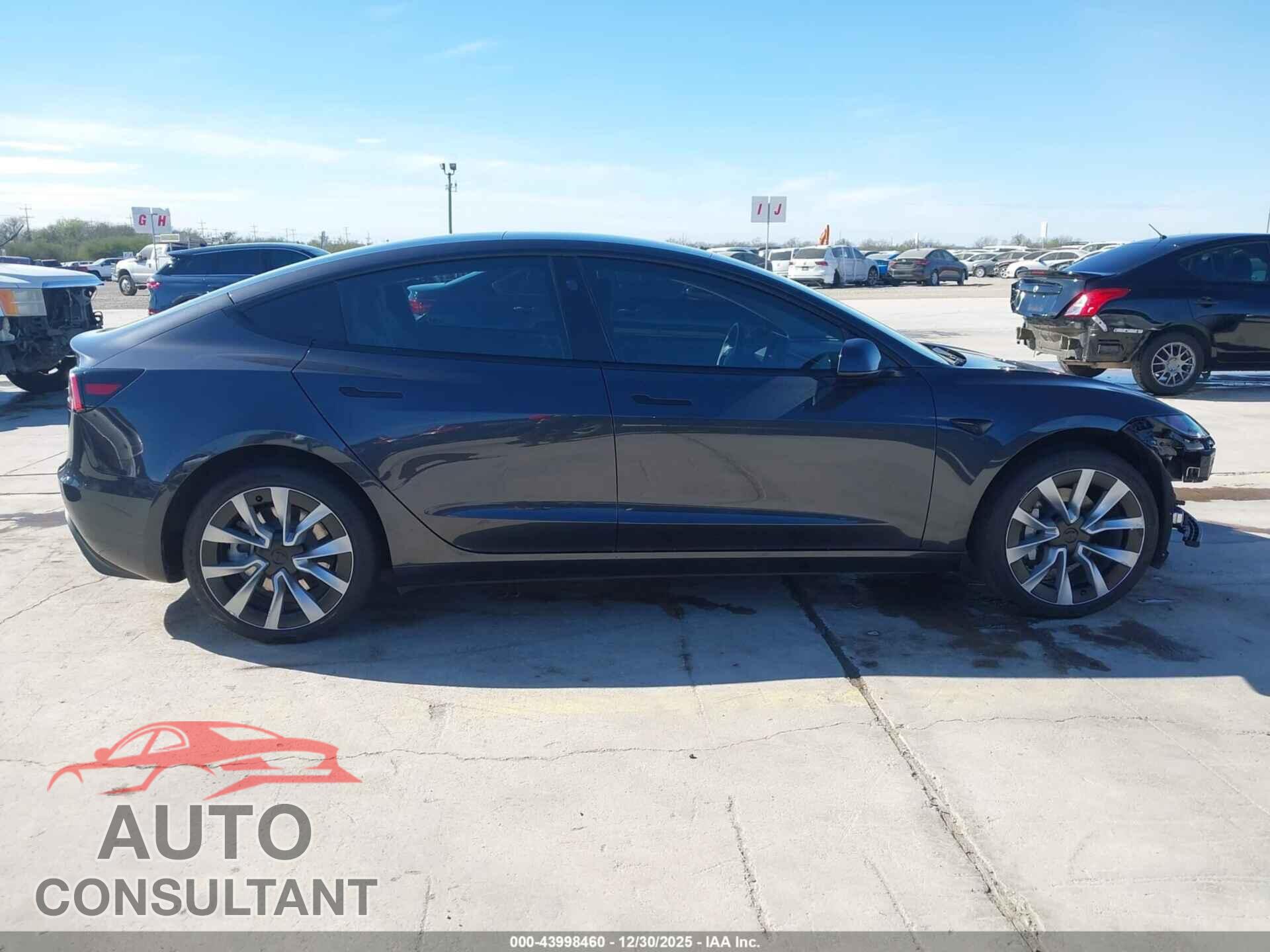 TESLA MODEL 3 2024 - 5YJ3E1EA4RF855644