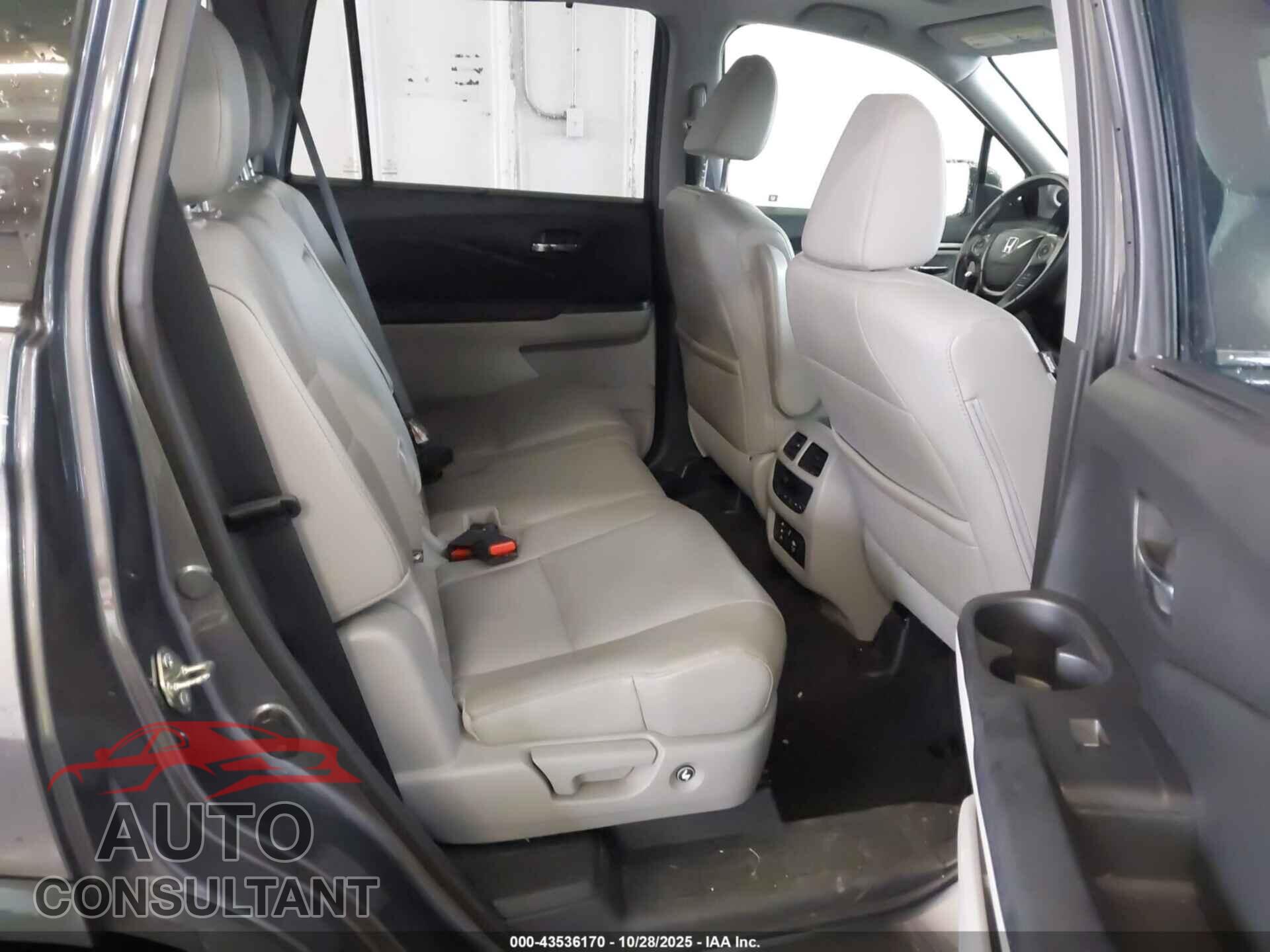 HONDA PILOT 2017 - 5FNYF6H85HB053336