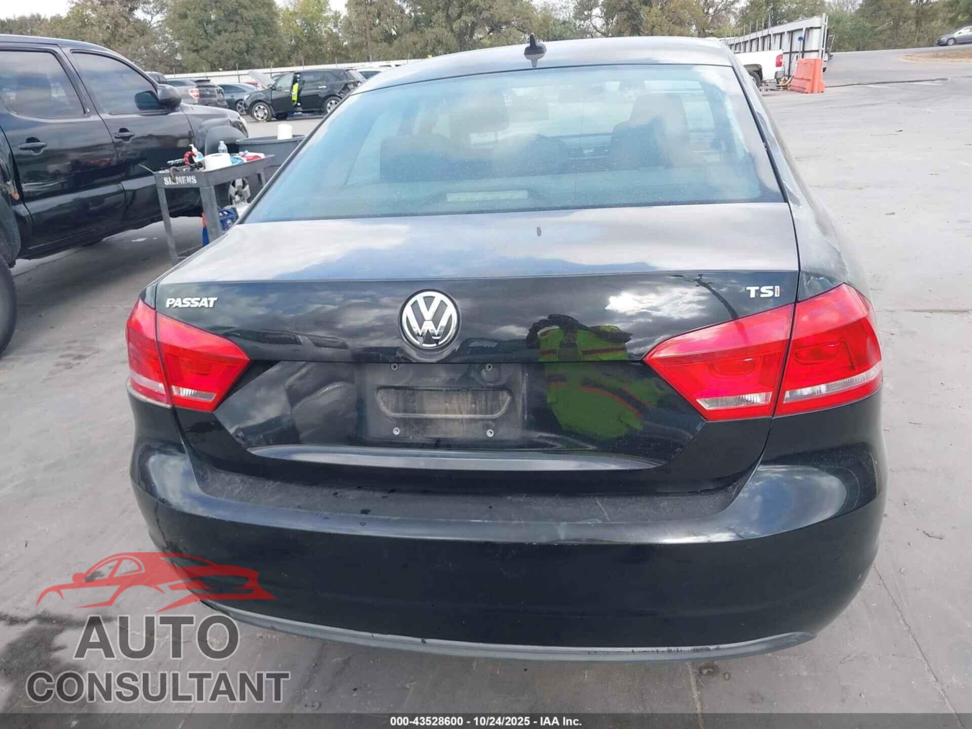 VOLKSWAGEN PASSAT 2014 - 1VWAT7A32EC034828