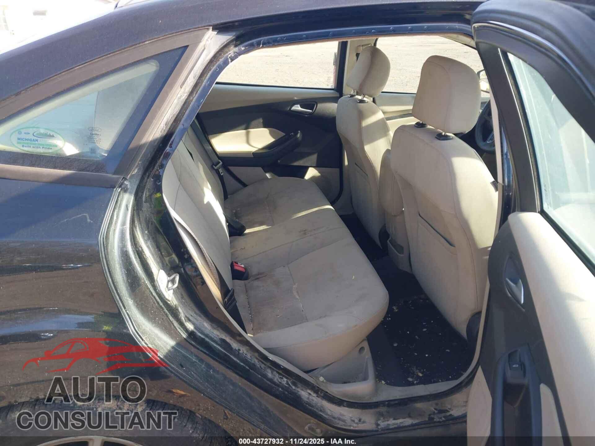 FORD FOCUS 2015 - 1FADP3F23FL226733