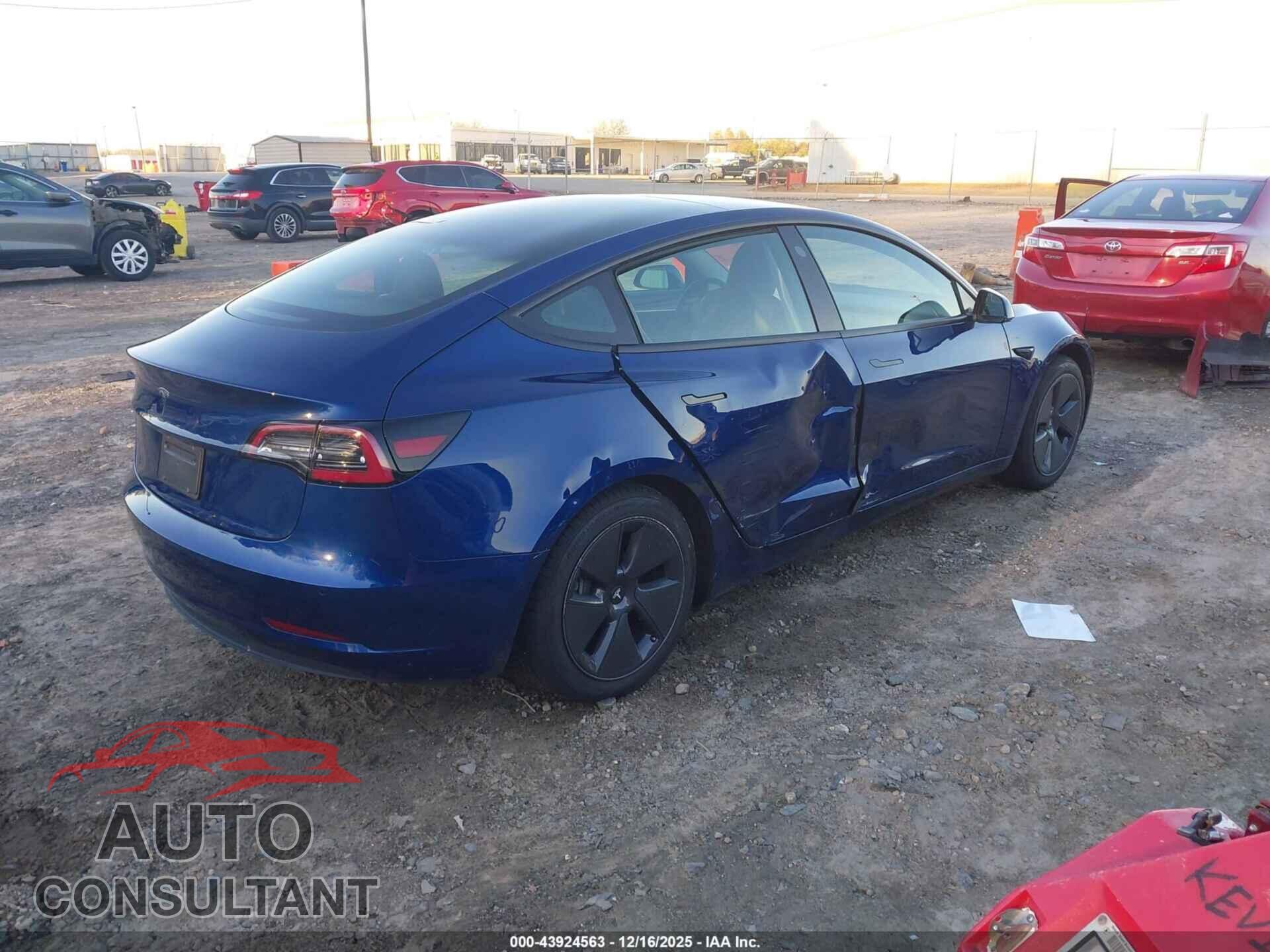 TESLA MODEL 3 2021 - 5YJ3E1EA8MF092097
