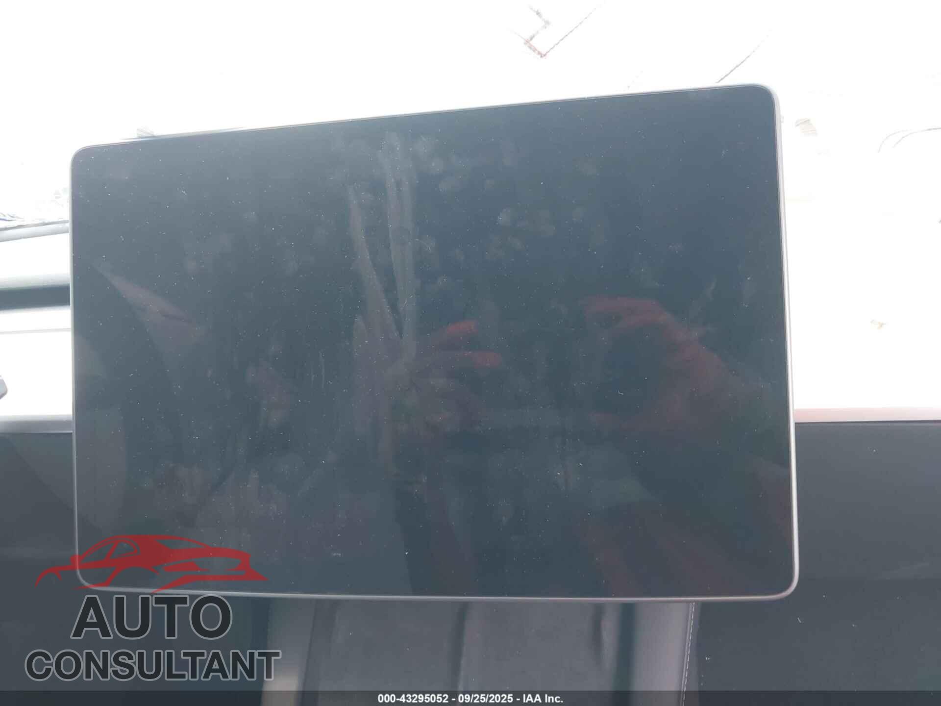 TESLA MODEL 3 2023 - 5YJ3E1EA0PF569044