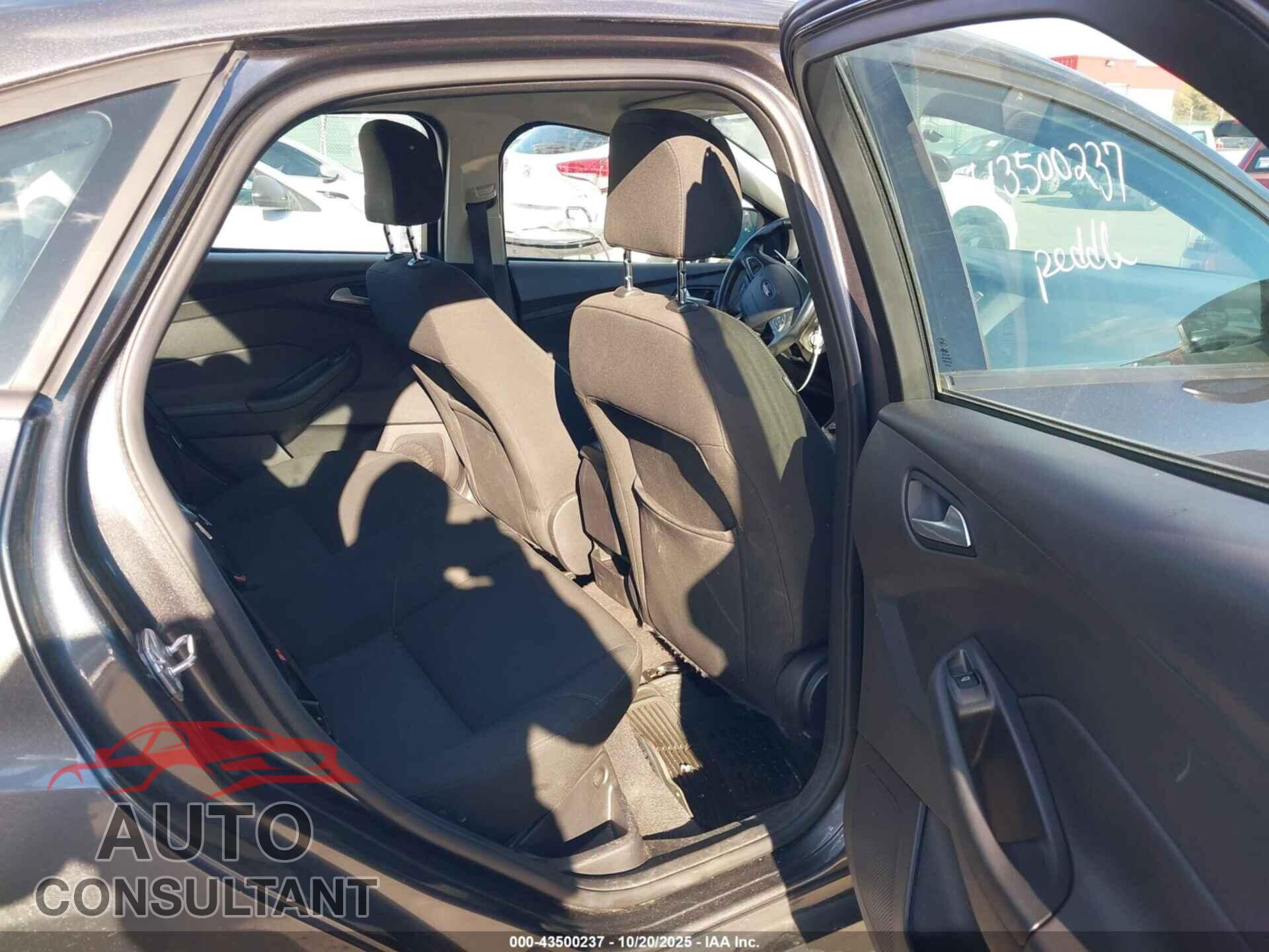 FORD FOCUS 2015 - 1FADP3F2XFL246719