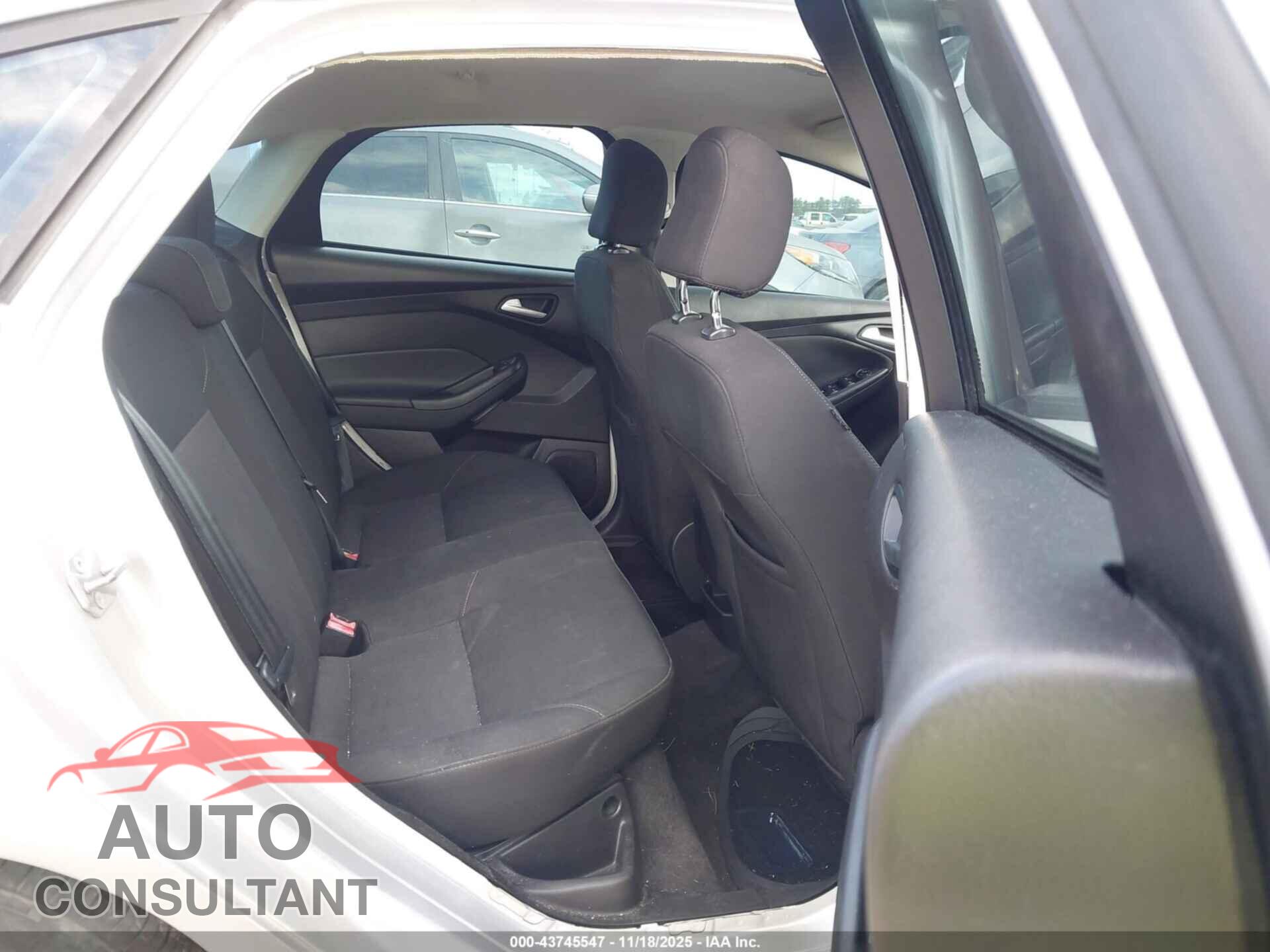 FORD FOCUS 2015 - 1FADP3F25FL259622