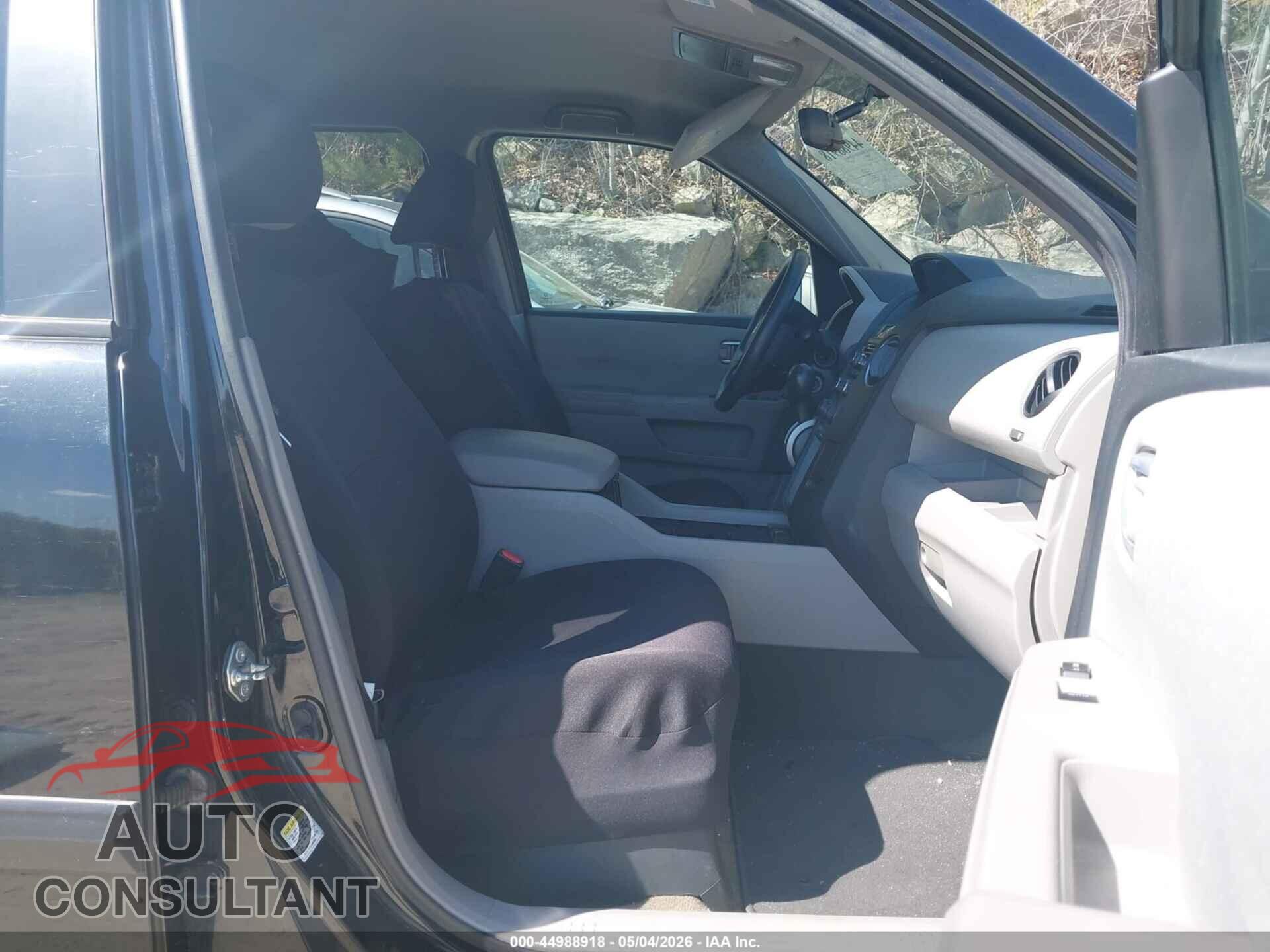 HONDA PILOT 2015 - 5FNYF4H27FB062293