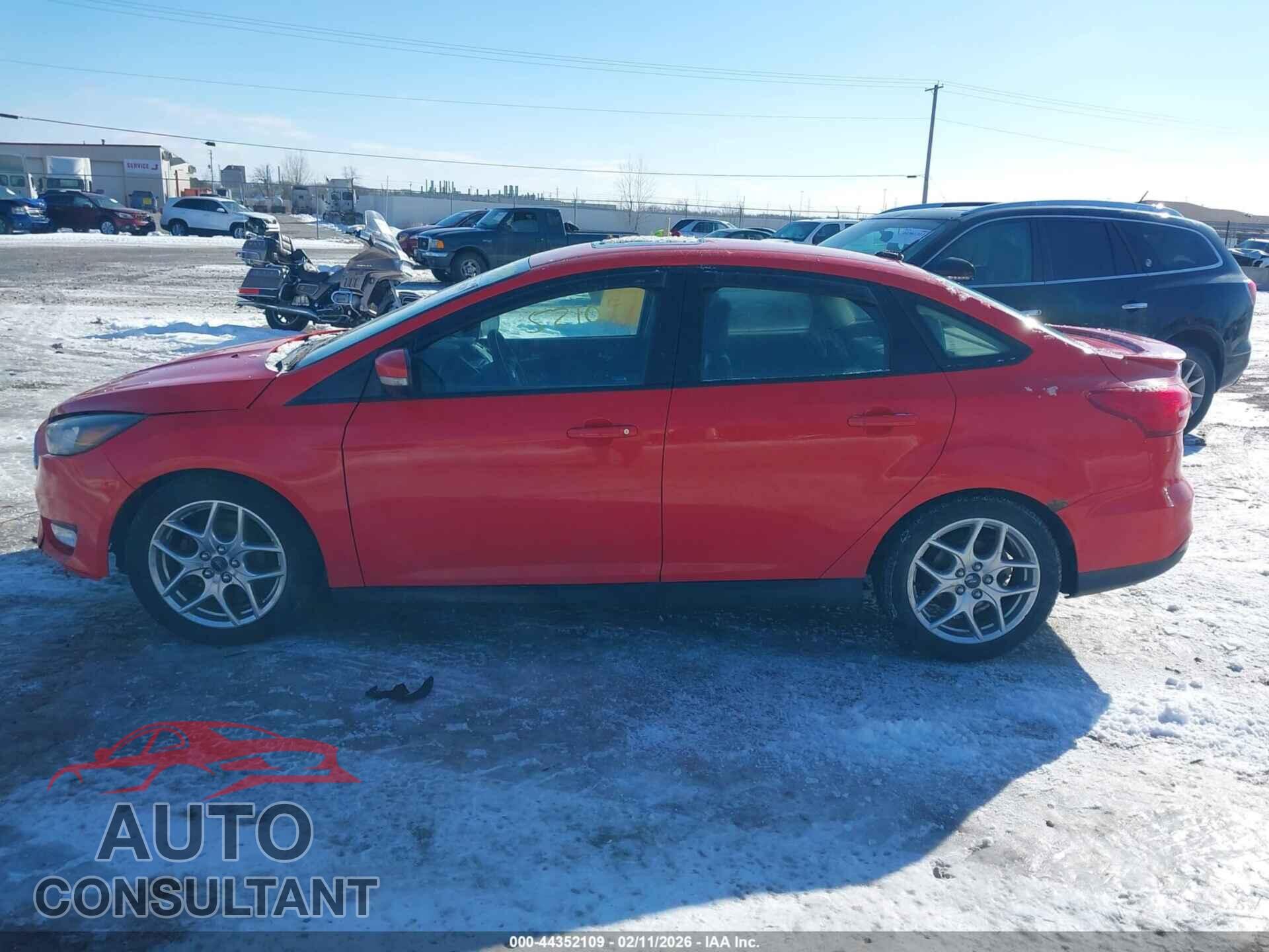 FORD FOCUS 2015 - 1FADP3F29FL320048