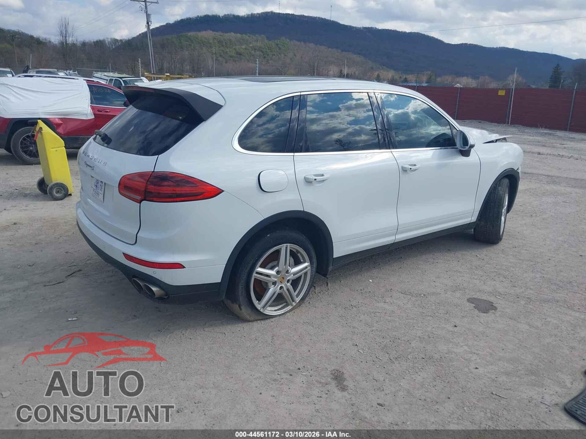 PORSCHE CAYENNE 2015 - WP1AB2A2XFLA60724