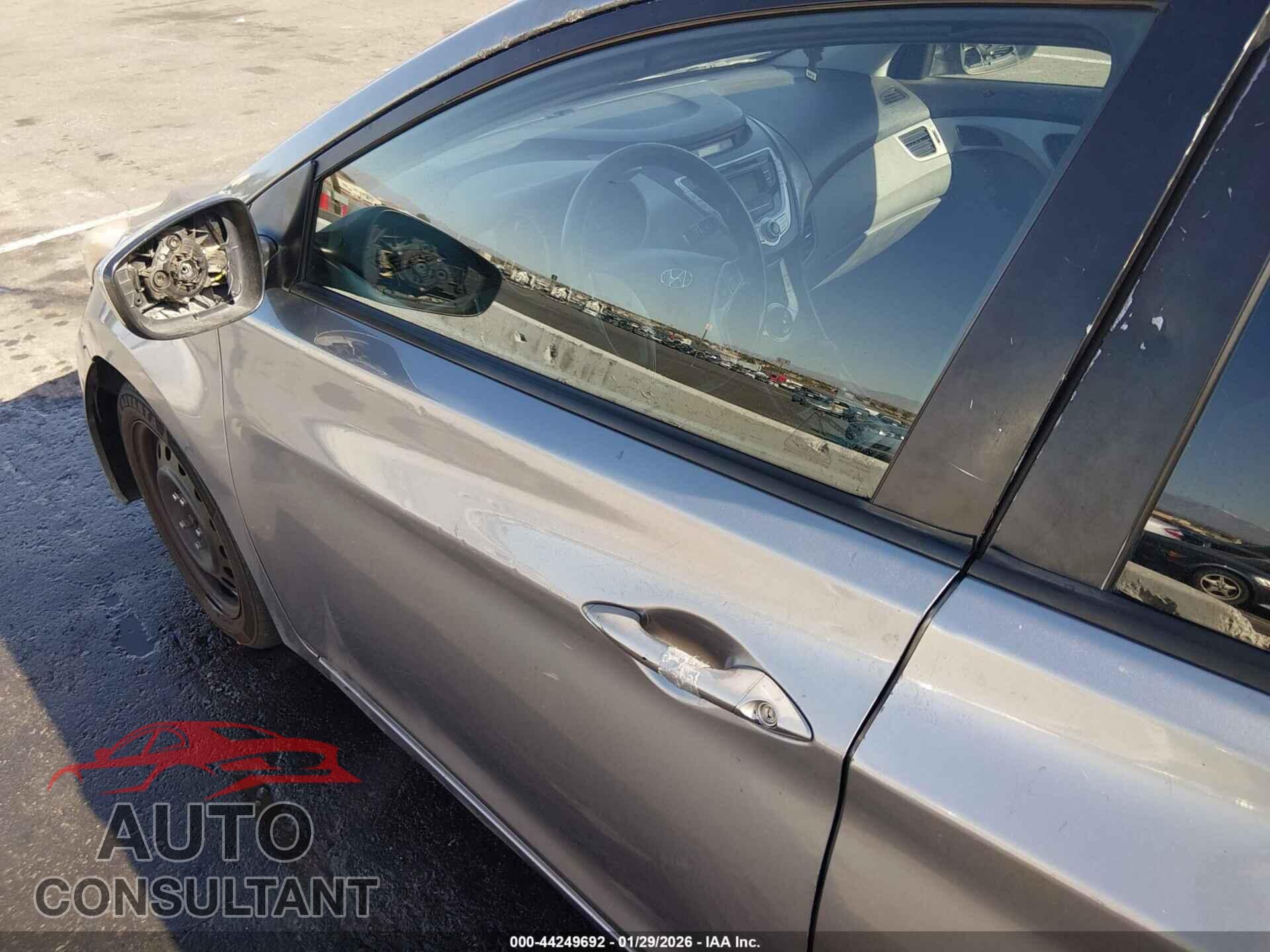 HYUNDAI ELANTRA 2012 - KMHDH4AE7CU430452