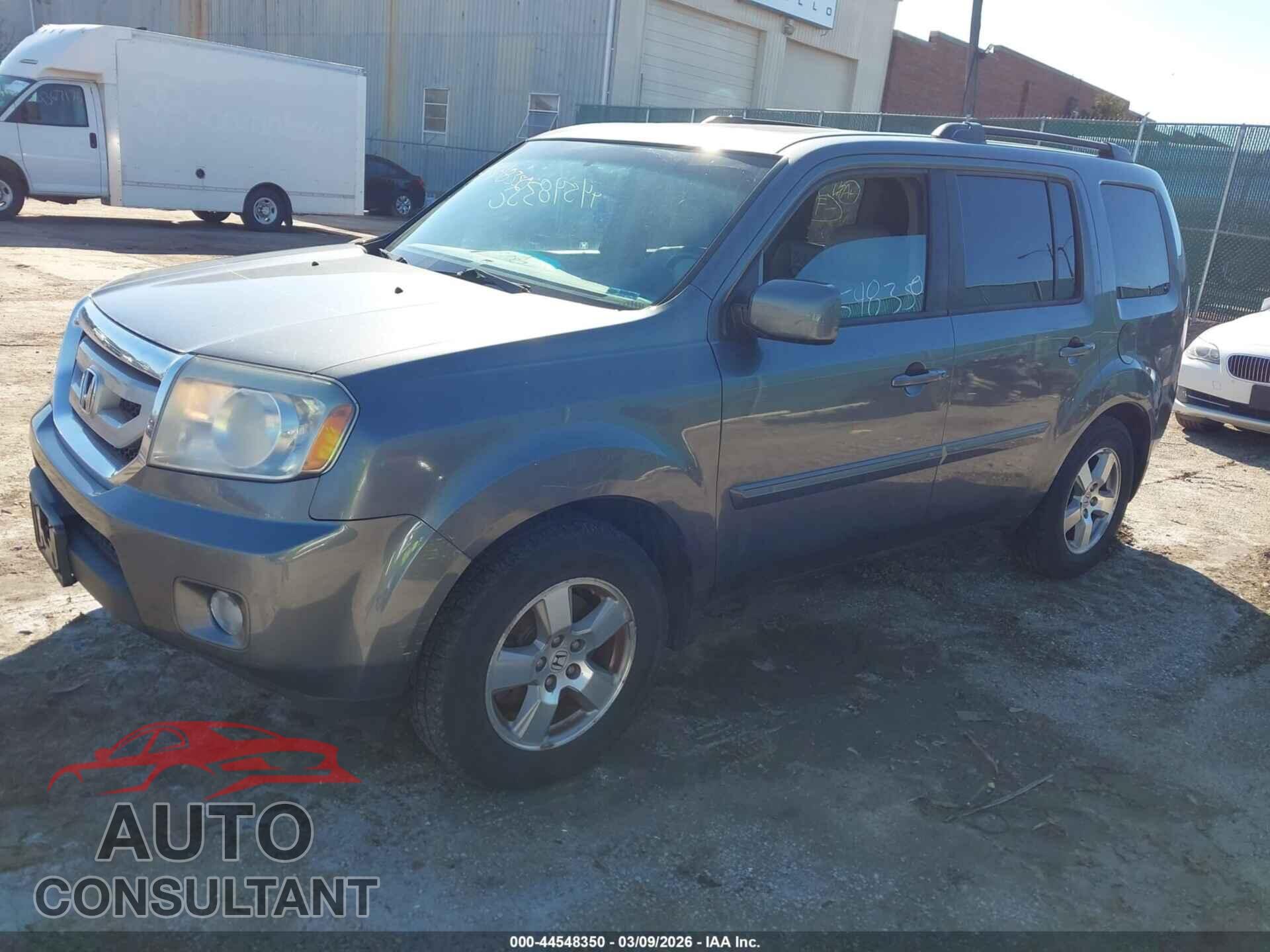 HONDA PILOT 2011 - 5FNYF4H59BB040820