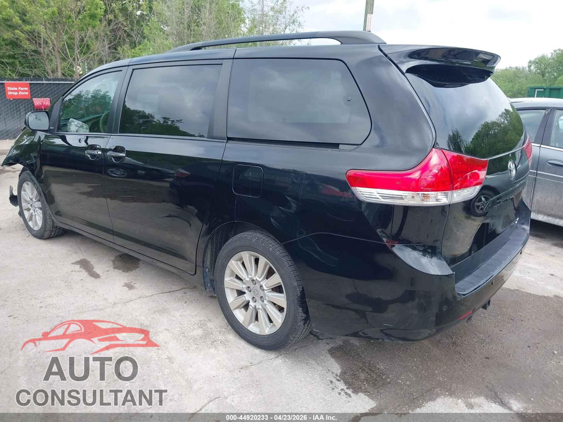 TOYOTA SIENNA 2013 - 5TDDK3DC8DS056739