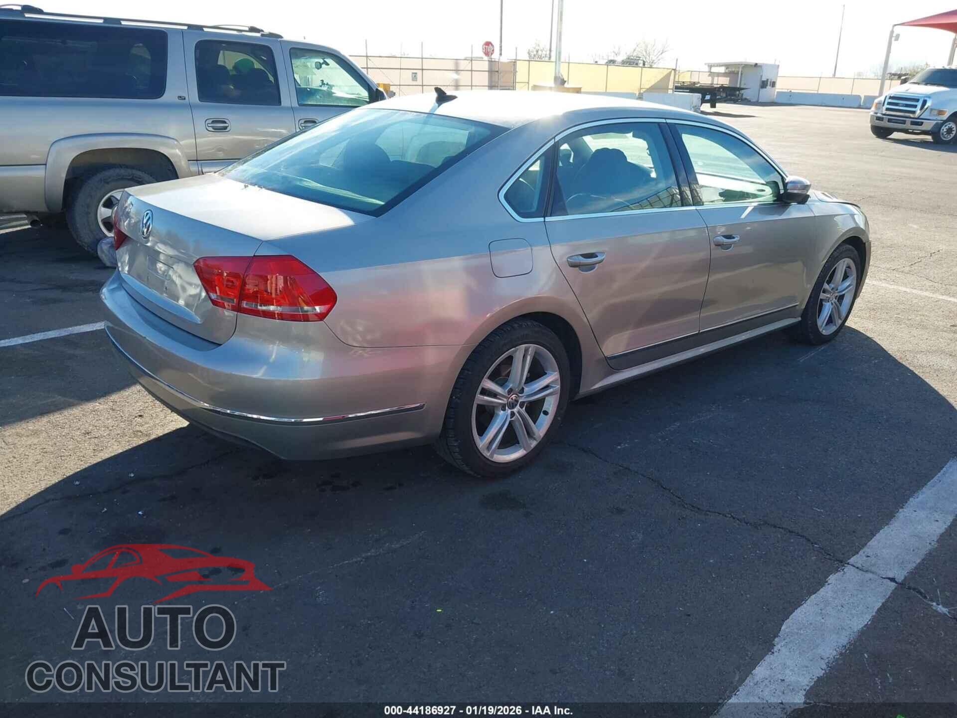 VOLKSWAGEN PASSAT 2012 - 1VWCN7A36CC110471