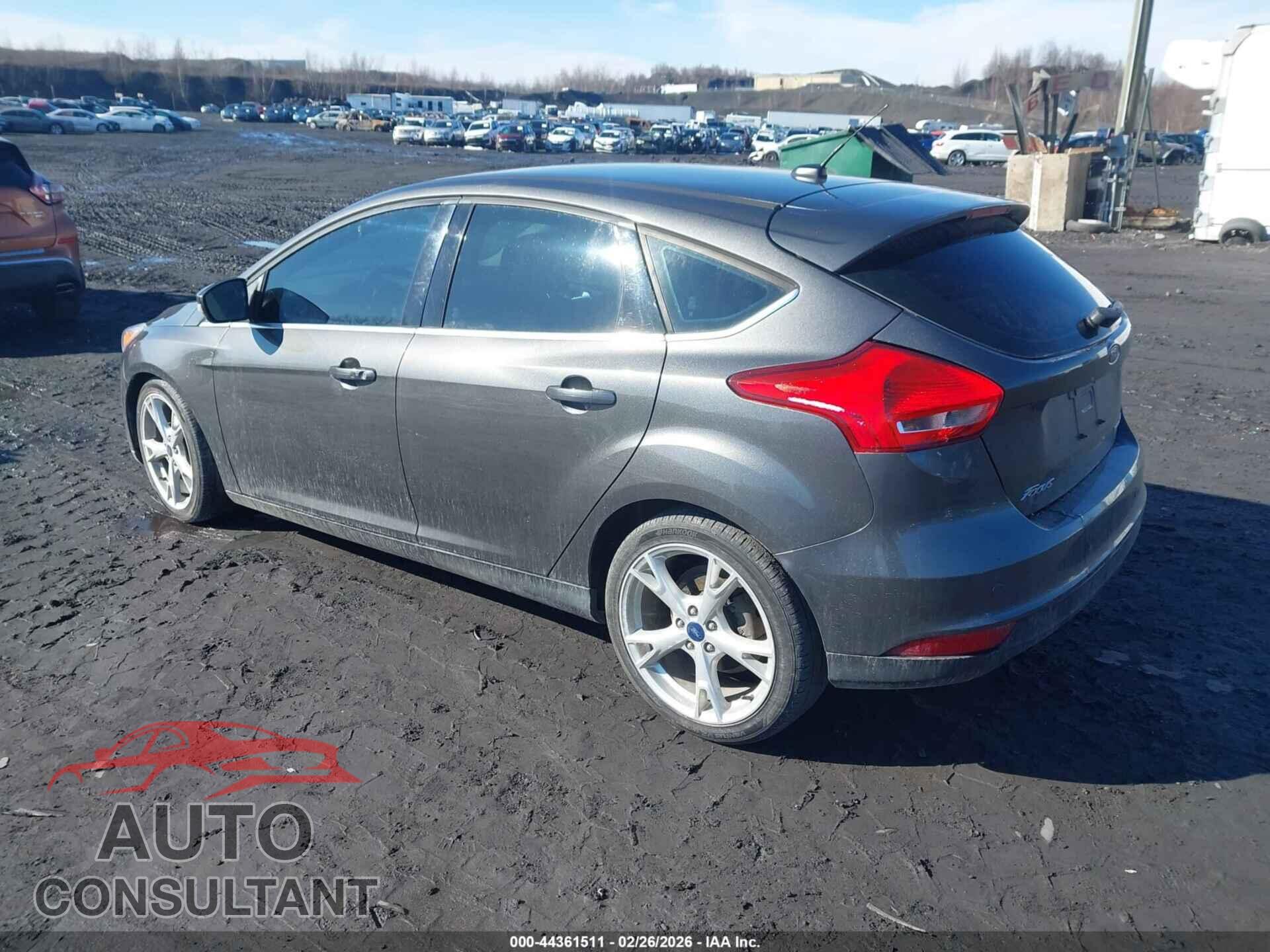 FORD FOCUS 2016 - 1FADP3N26GL203529