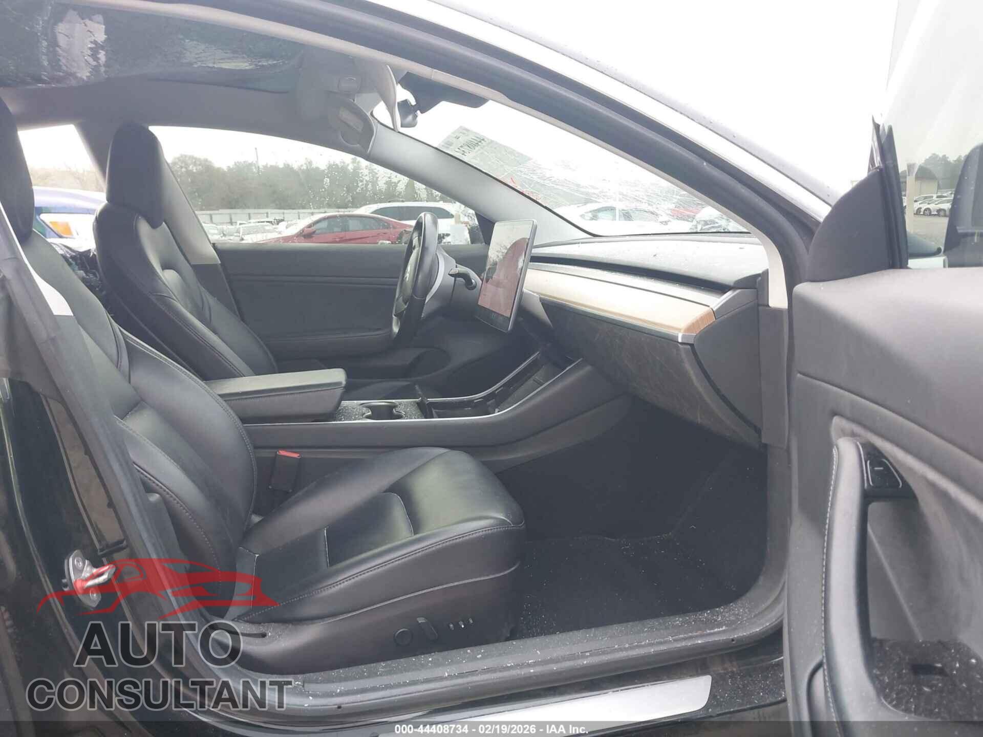TESLA MODEL 3 2018 - 5YJ3E1EA3JF016167