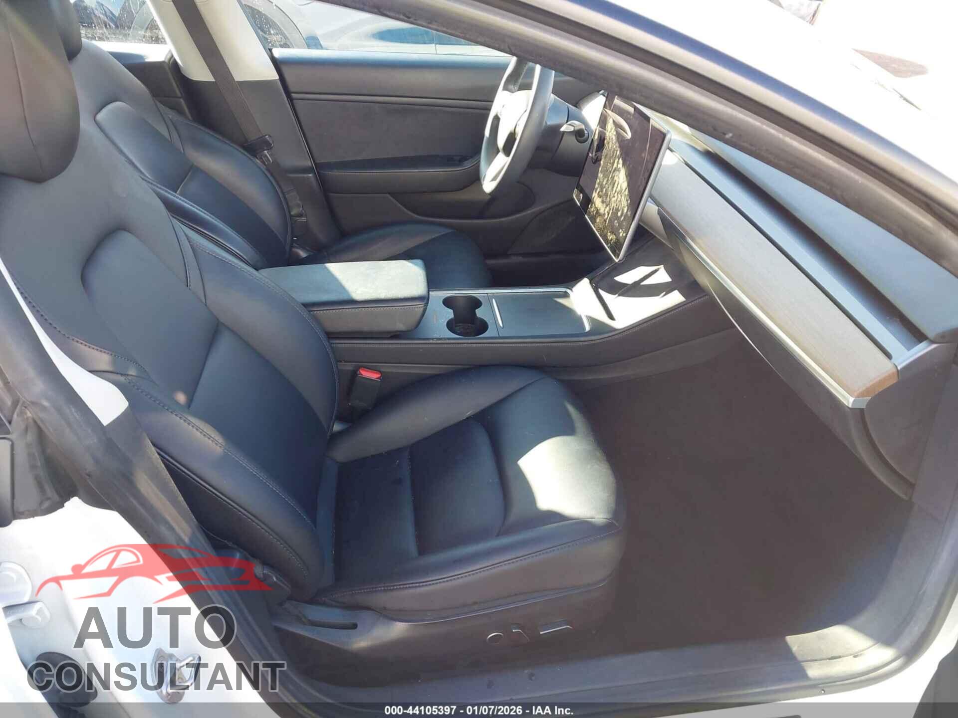 TESLA MODEL 3 2021 - 5YJ3E1EB8MF879057