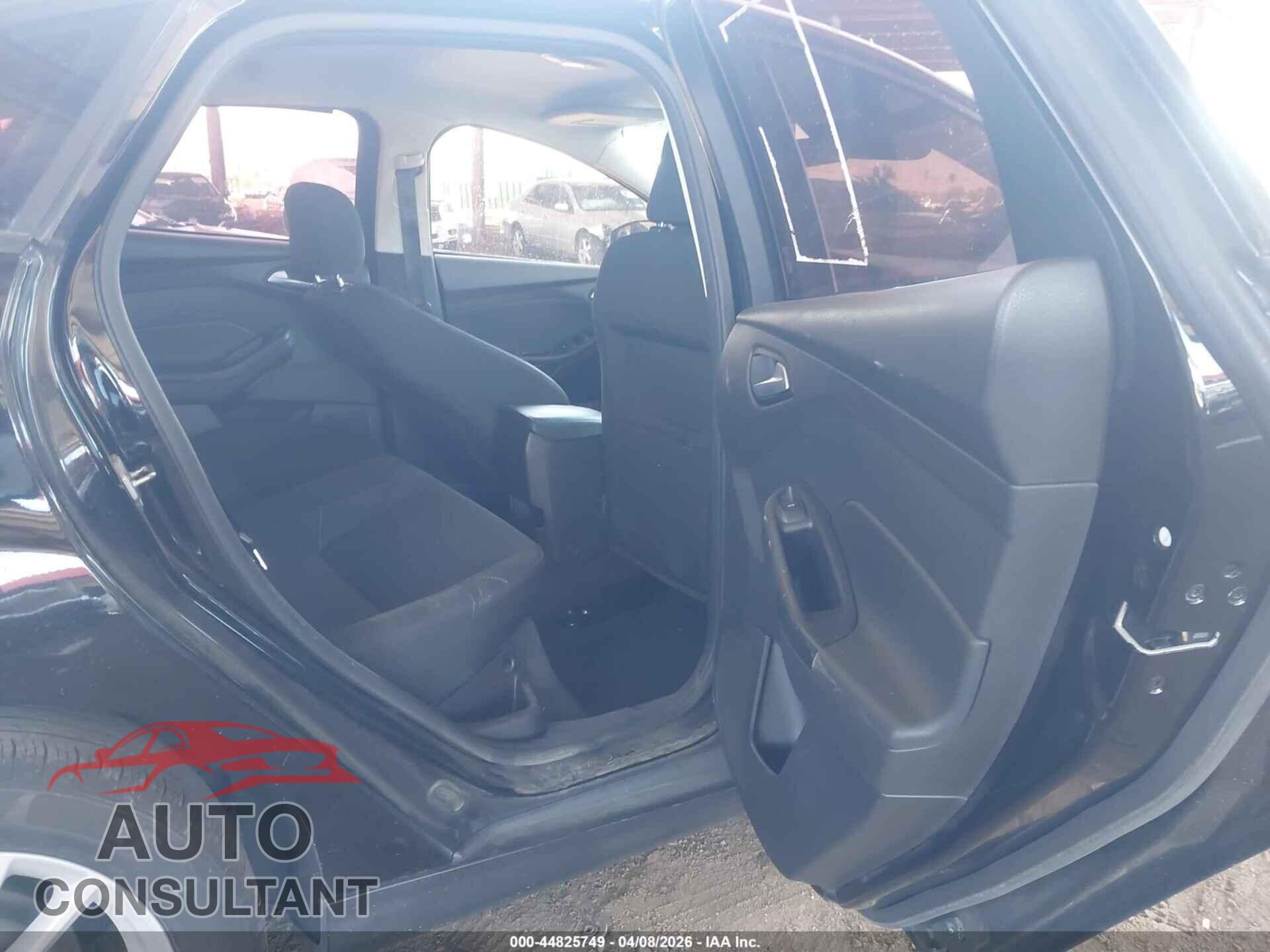 FORD FOCUS 2017 - 1FADP3F27HL226155