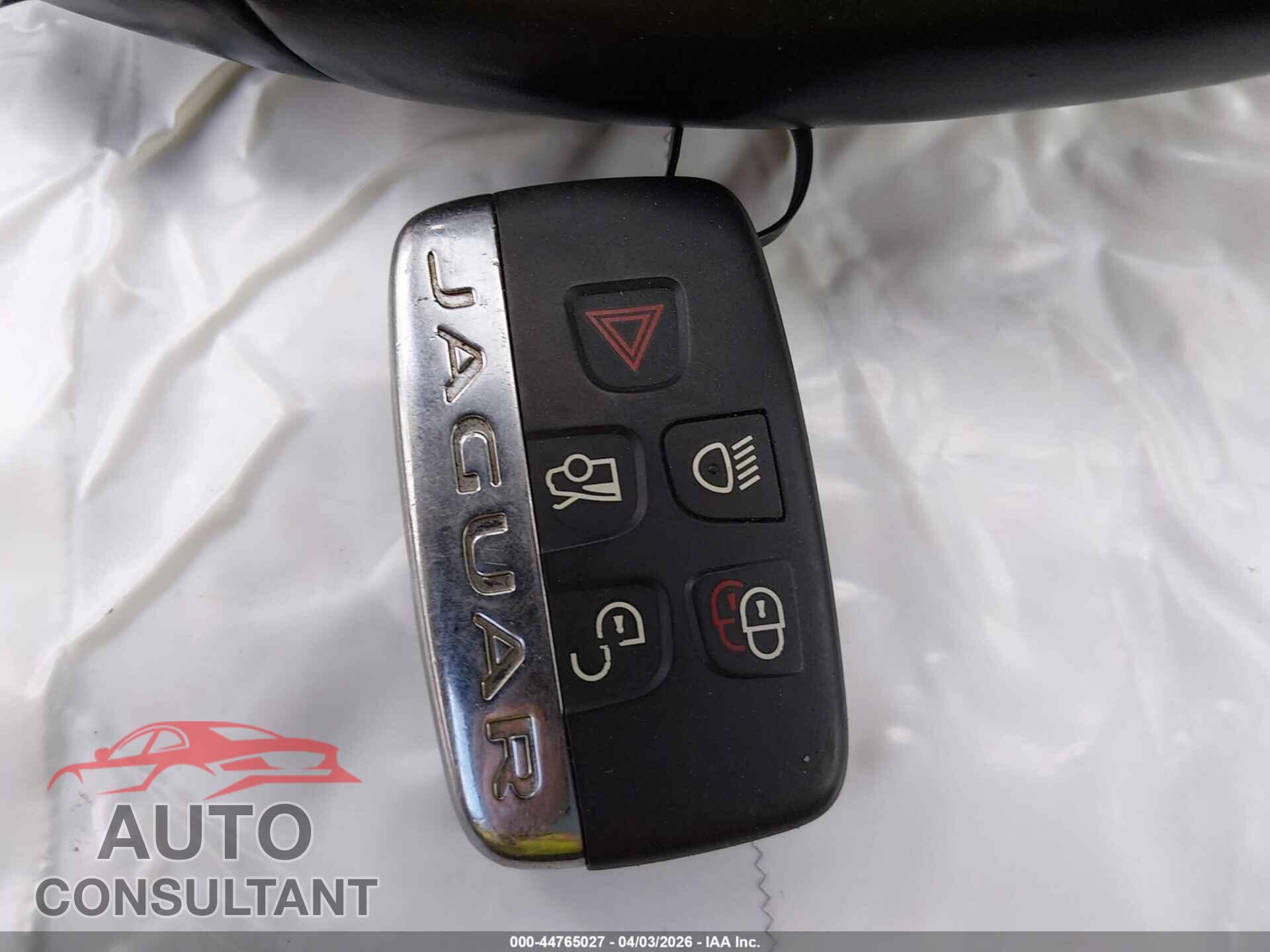 JAGUAR XE 2017 - SAJAJ4BV0HA960654