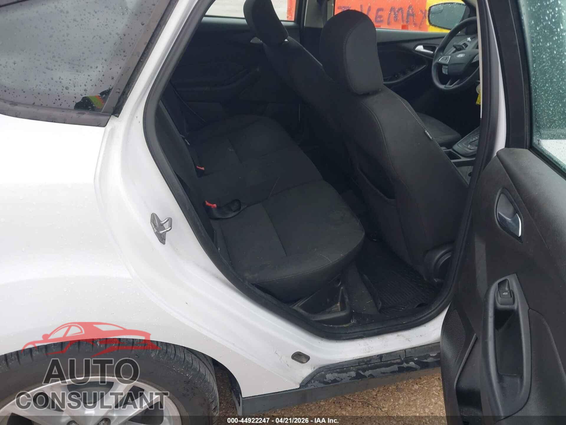 FORD FOCUS 2016 - 1FADP3K23GL297888