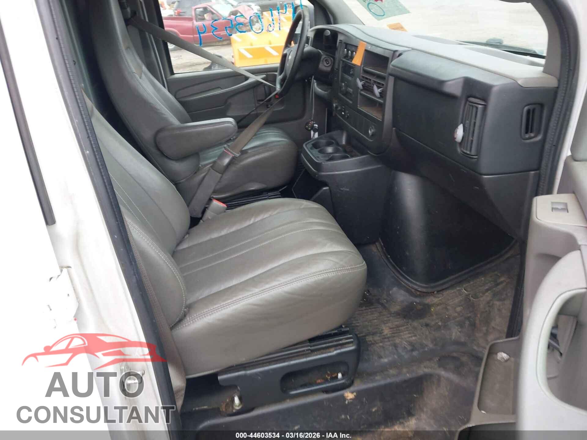CHEVROLET EXPRESS 2500 2013 - 1GCWGFCA9D1174310