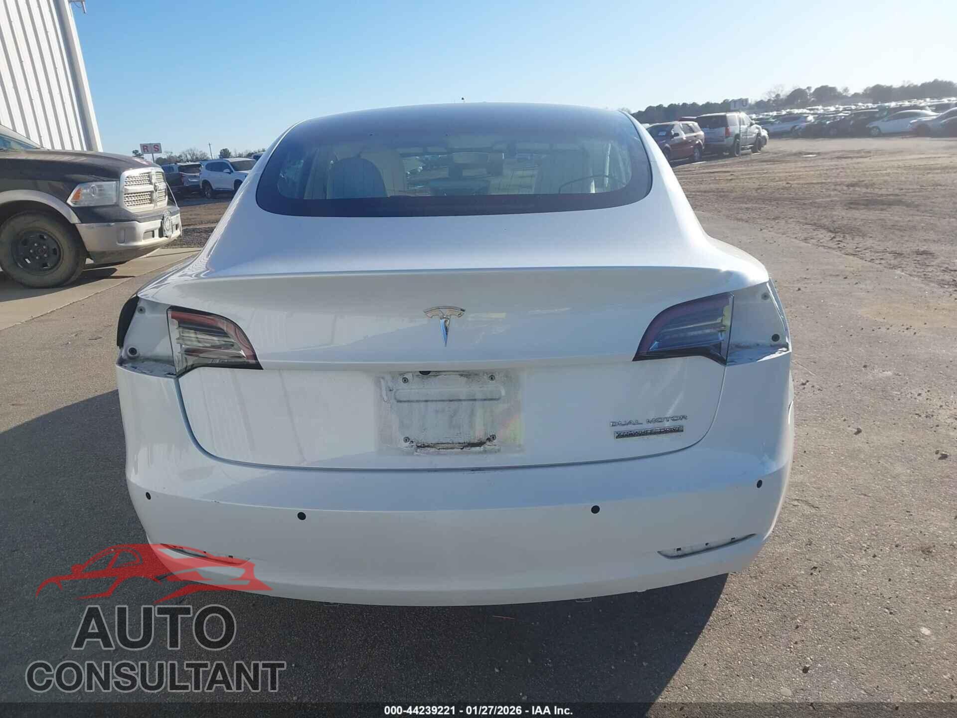 TESLA MODEL 3 2018 - 5YJ3E1EB4JF096703
