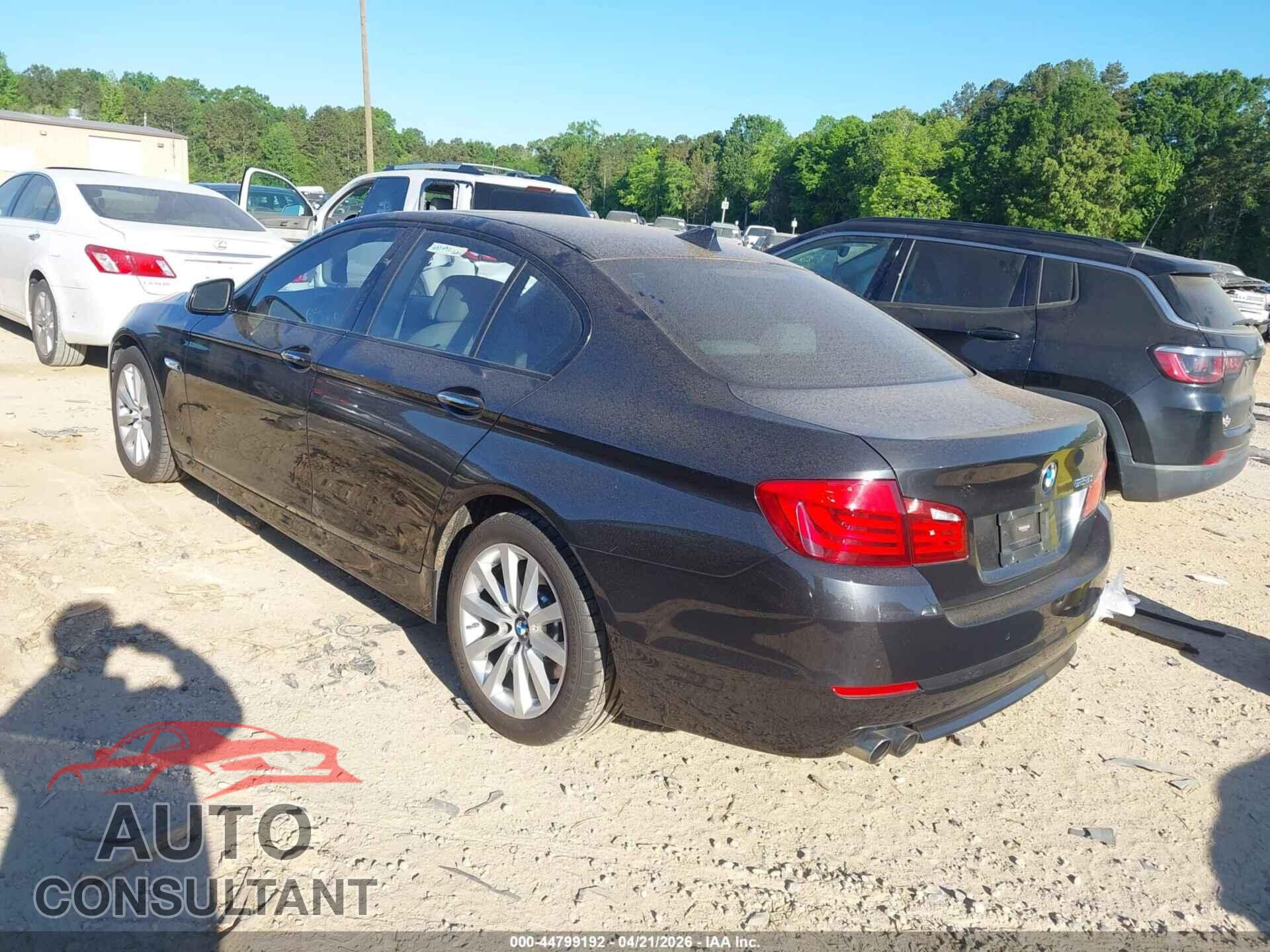 BMW 528I 2011 - WBAFR1C51BDS36016