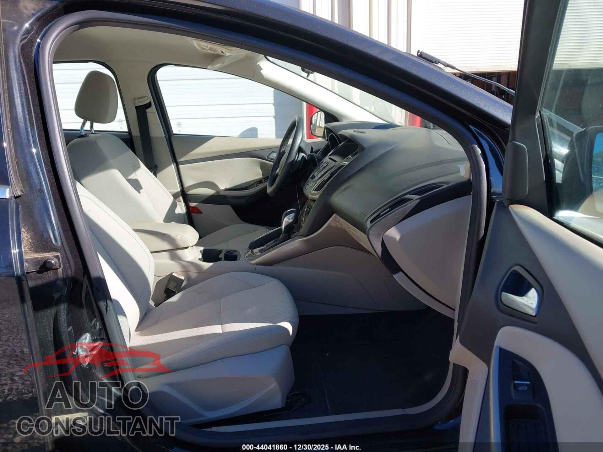 FORD FOCUS 2012 - 1FAHP3H28CL318334