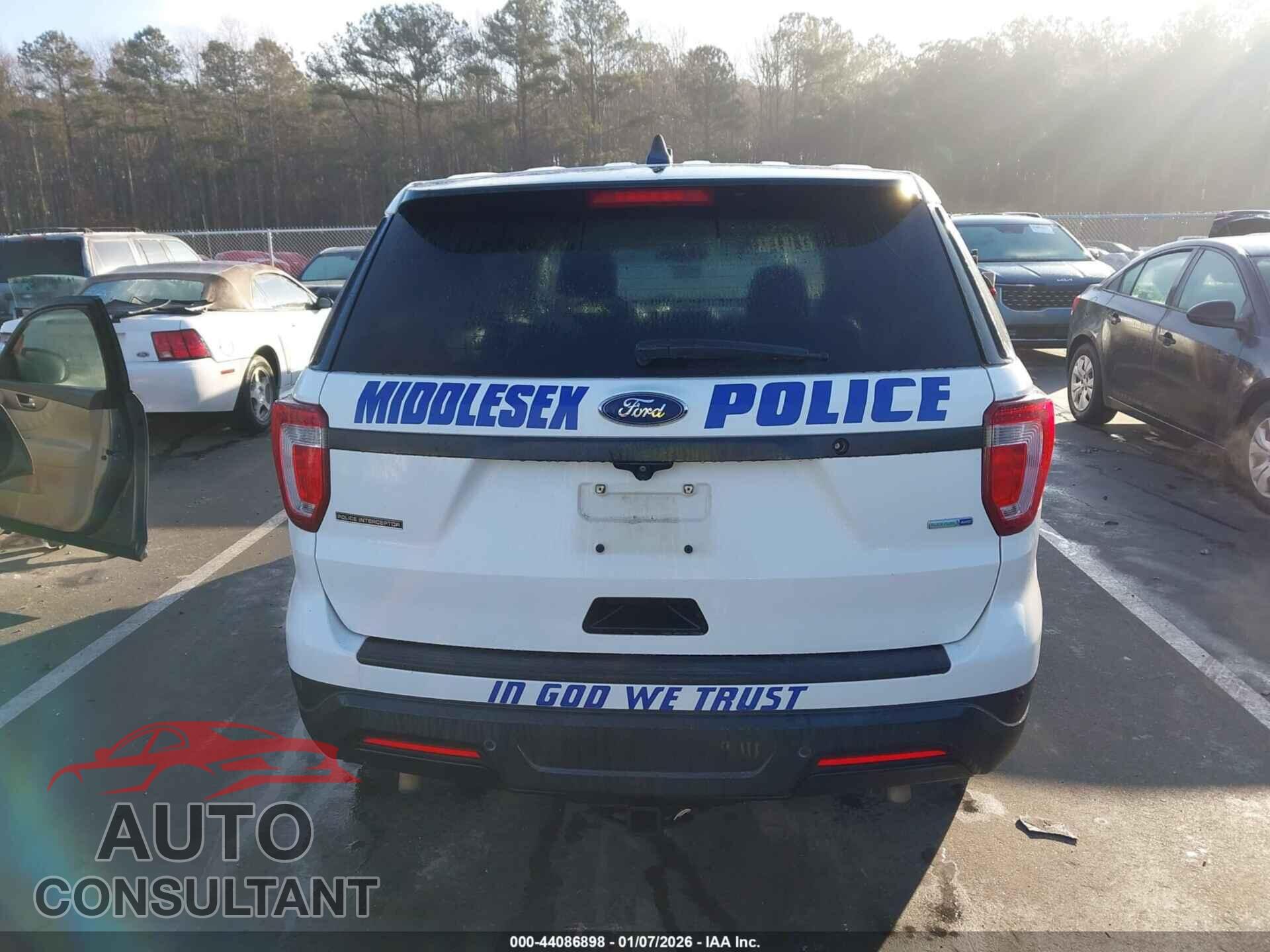 FORD POLICE INTERCEPTOR UTILITY 2018 - 1FM5K8AR6JGB00233