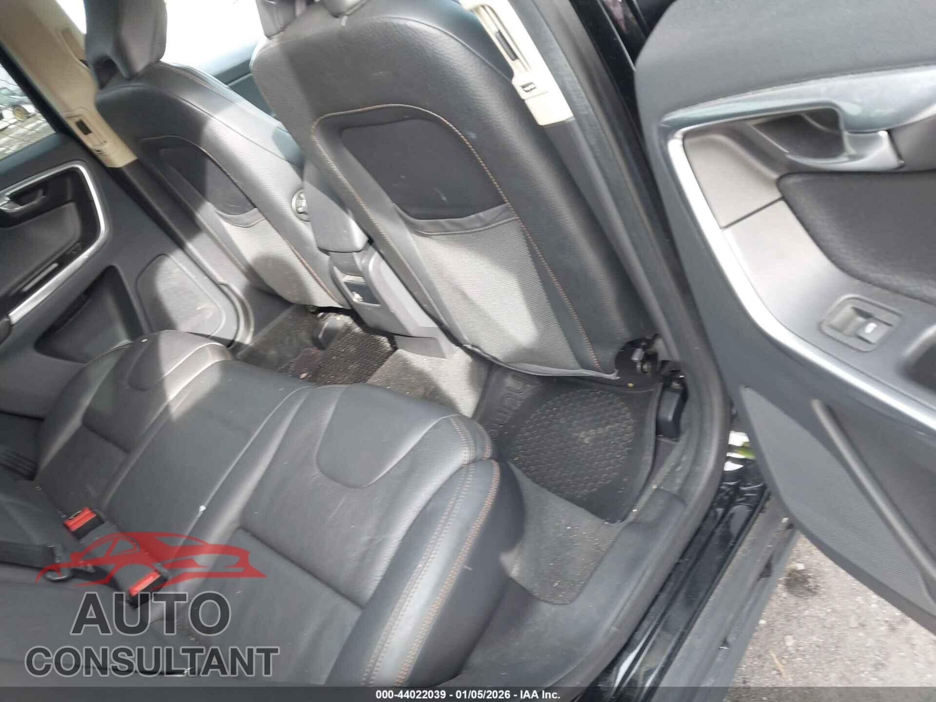 VOLVO XC60 2013 - YV4940DZ2D2423402