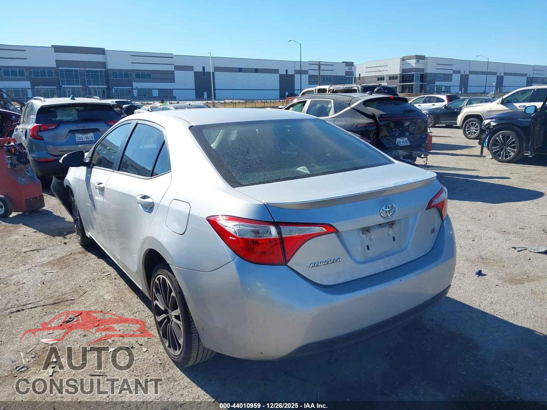 TOYOTA COROLLA 2015 - 5YFBURHE2FP313583