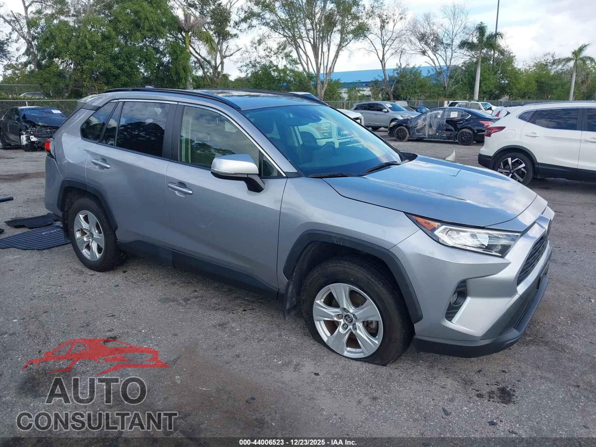 TOYOTA RAV4 2020 - JTMP1RFV7LD054265